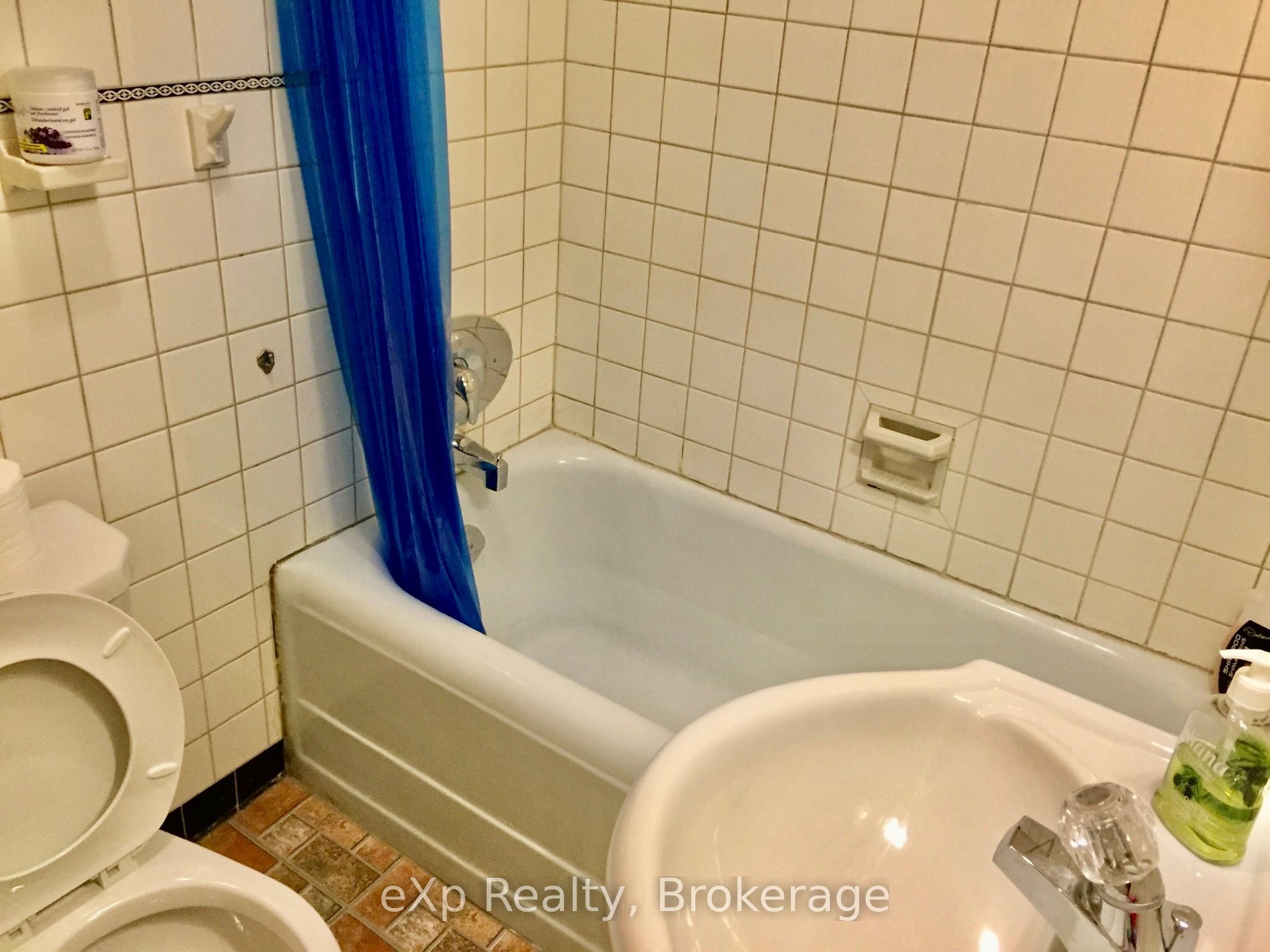 130 Durham Street E Property Photo 4