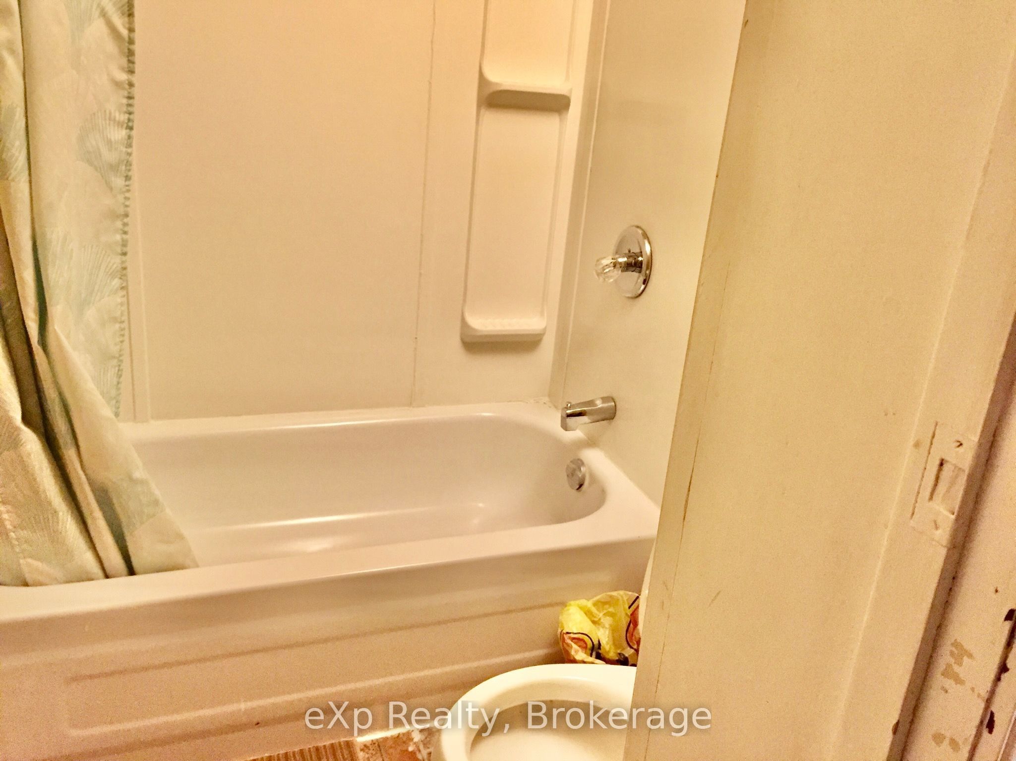 130 Durham Street E Property Photo 6