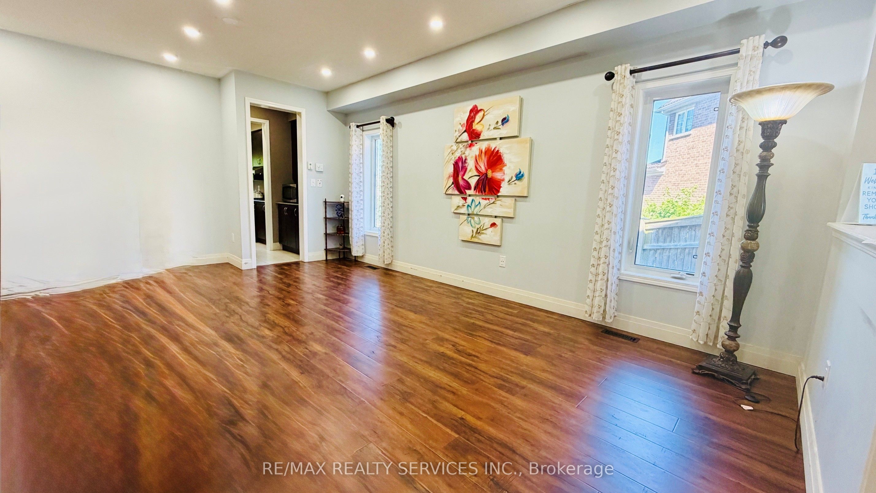 261 Thomas Avenue Property Photo 6