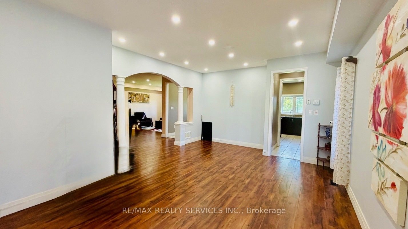 261 Thomas Avenue Property Photo 10