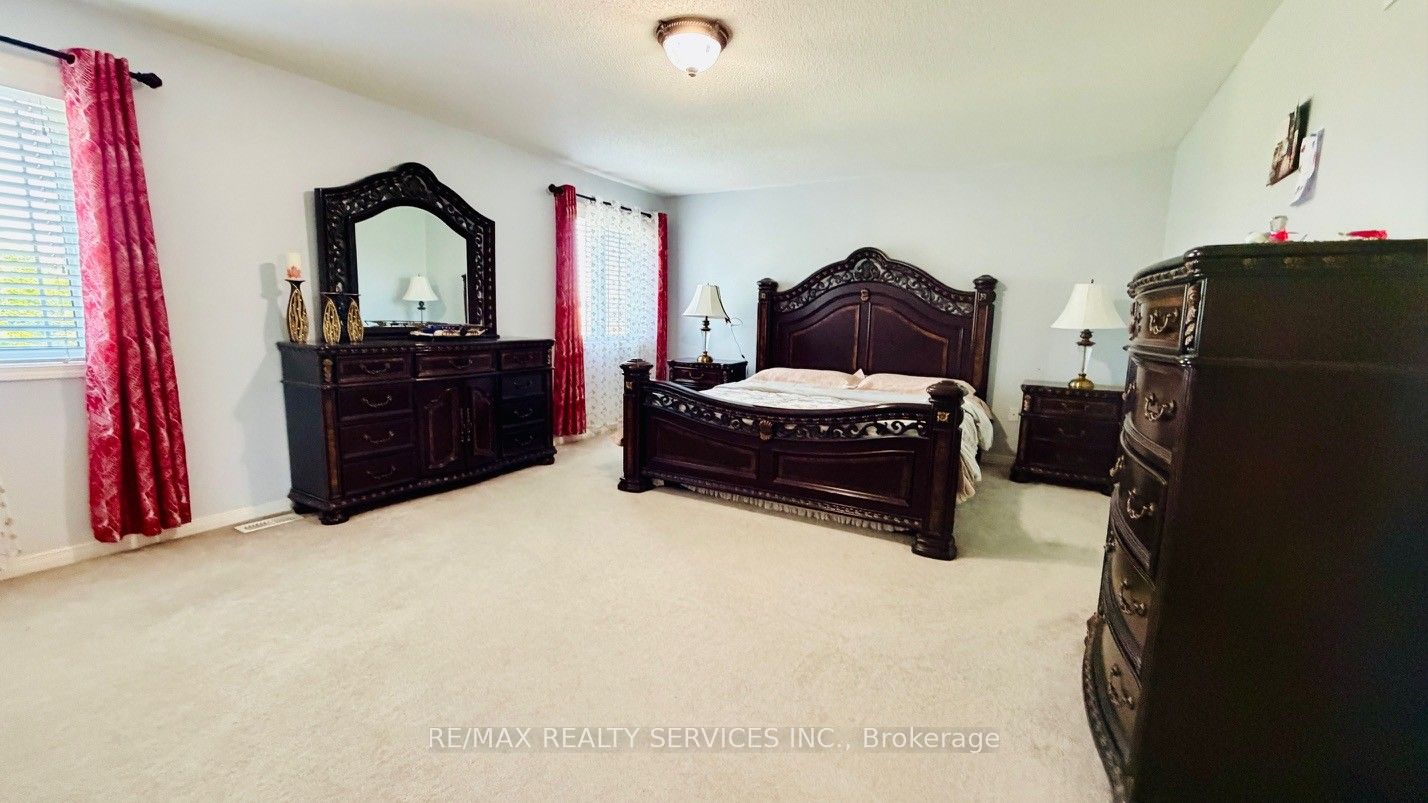 261 Thomas Avenue Property Photo 17