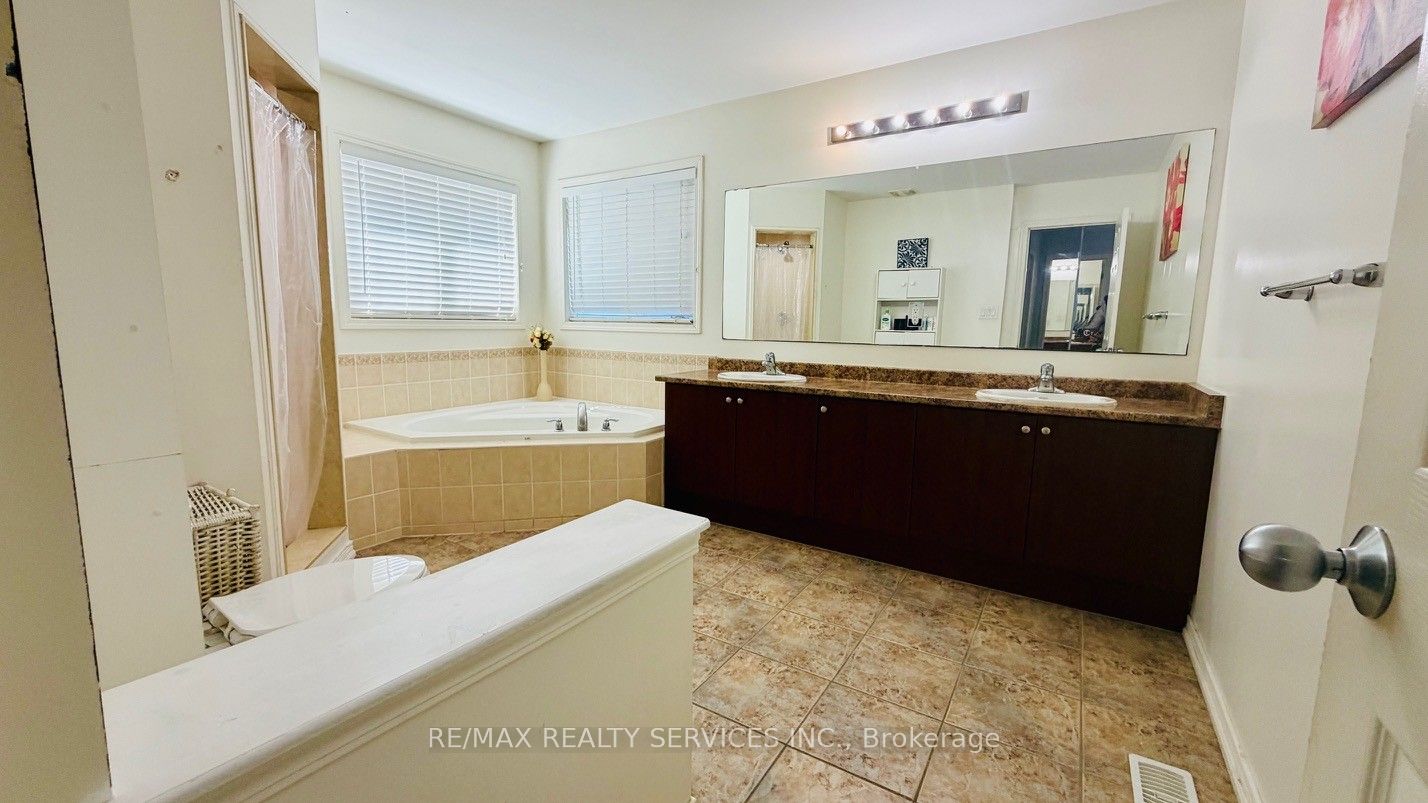 261 Thomas Avenue Property Photo 18
