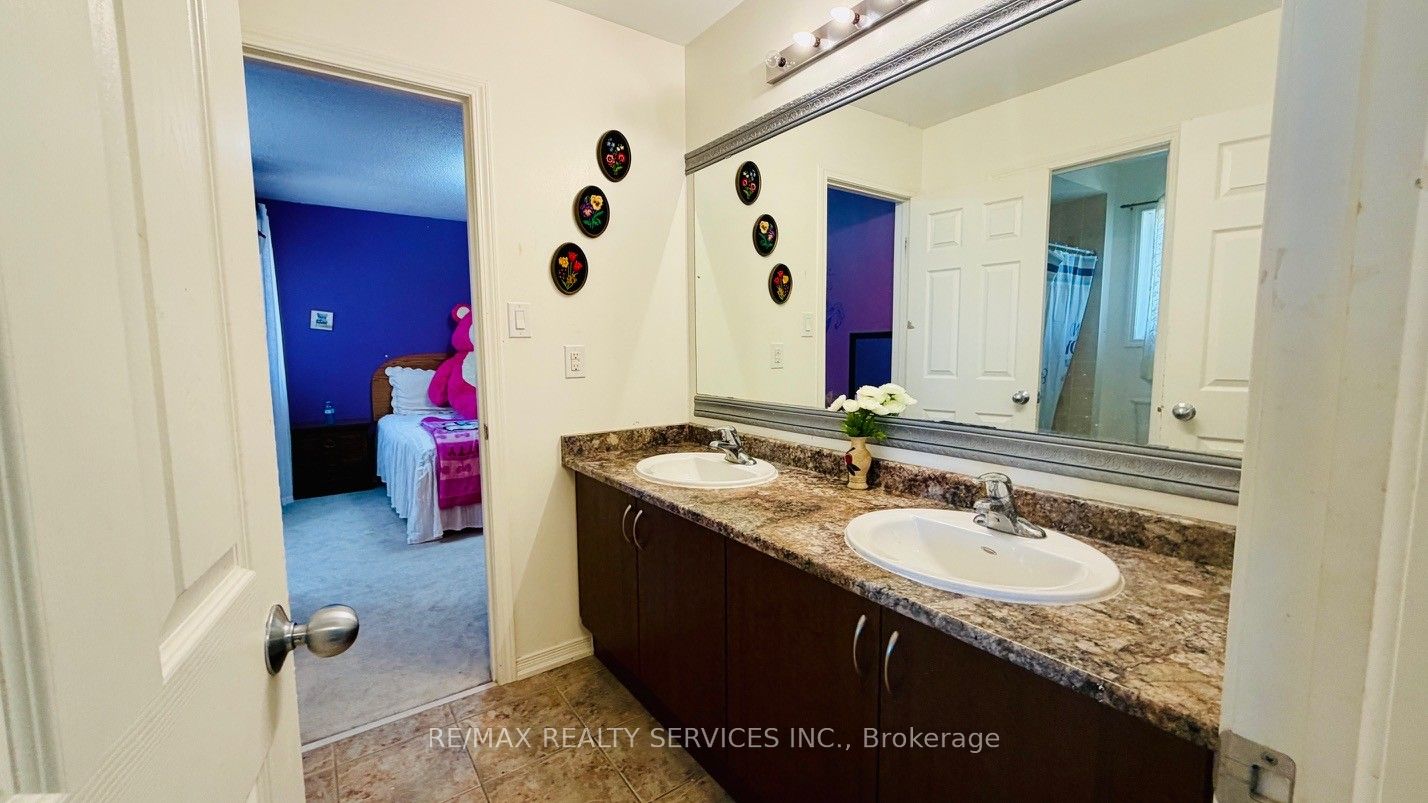 261 Thomas Avenue Property Photo 21