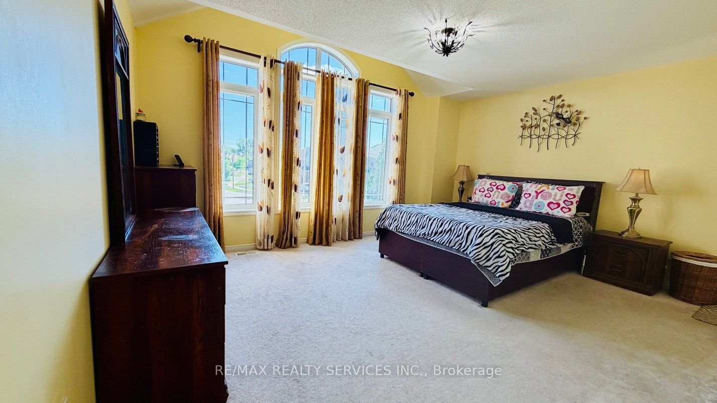 261 Thomas Avenue Property Photo 24