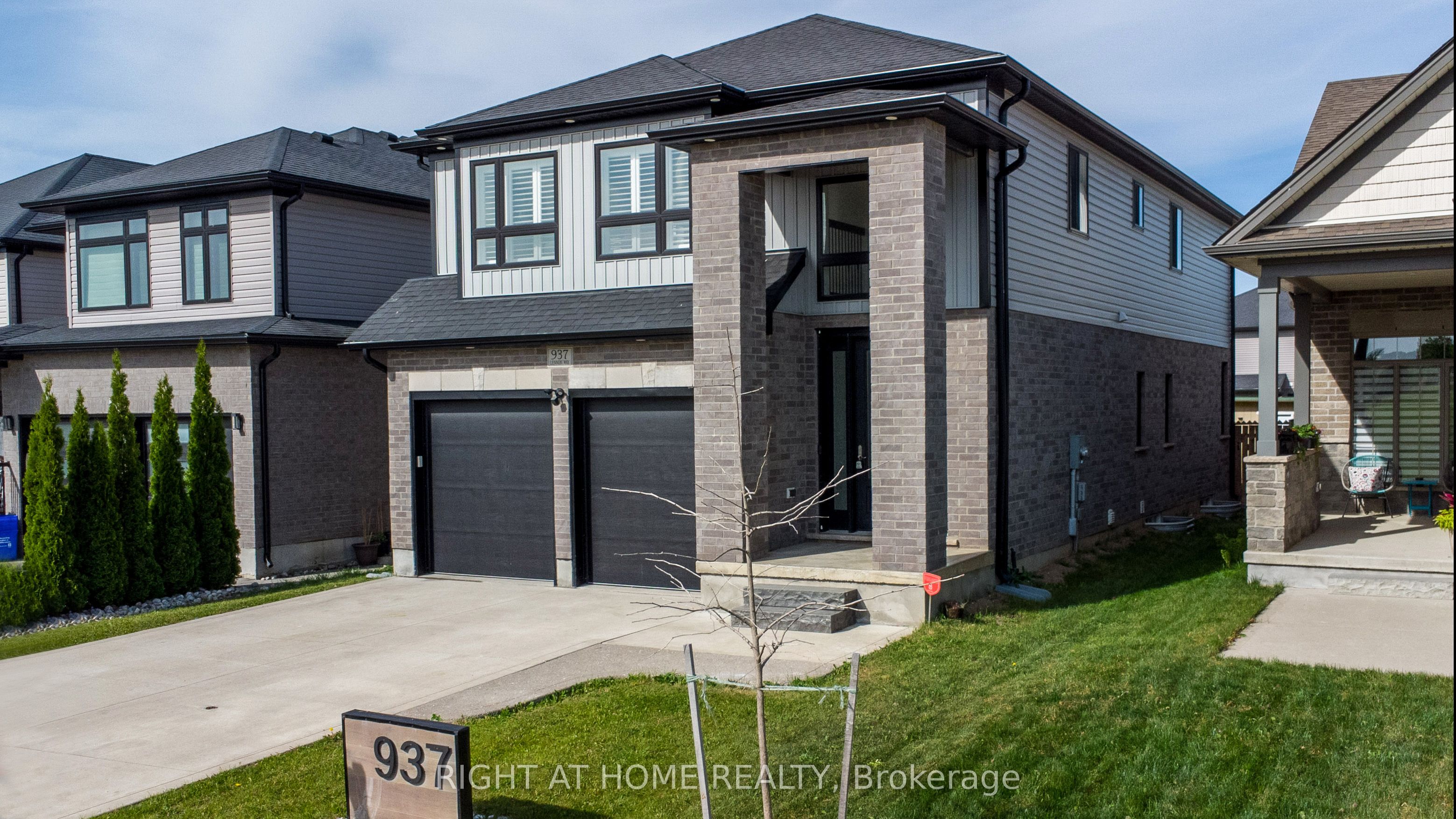 937 Lennon Way Property Photo 3