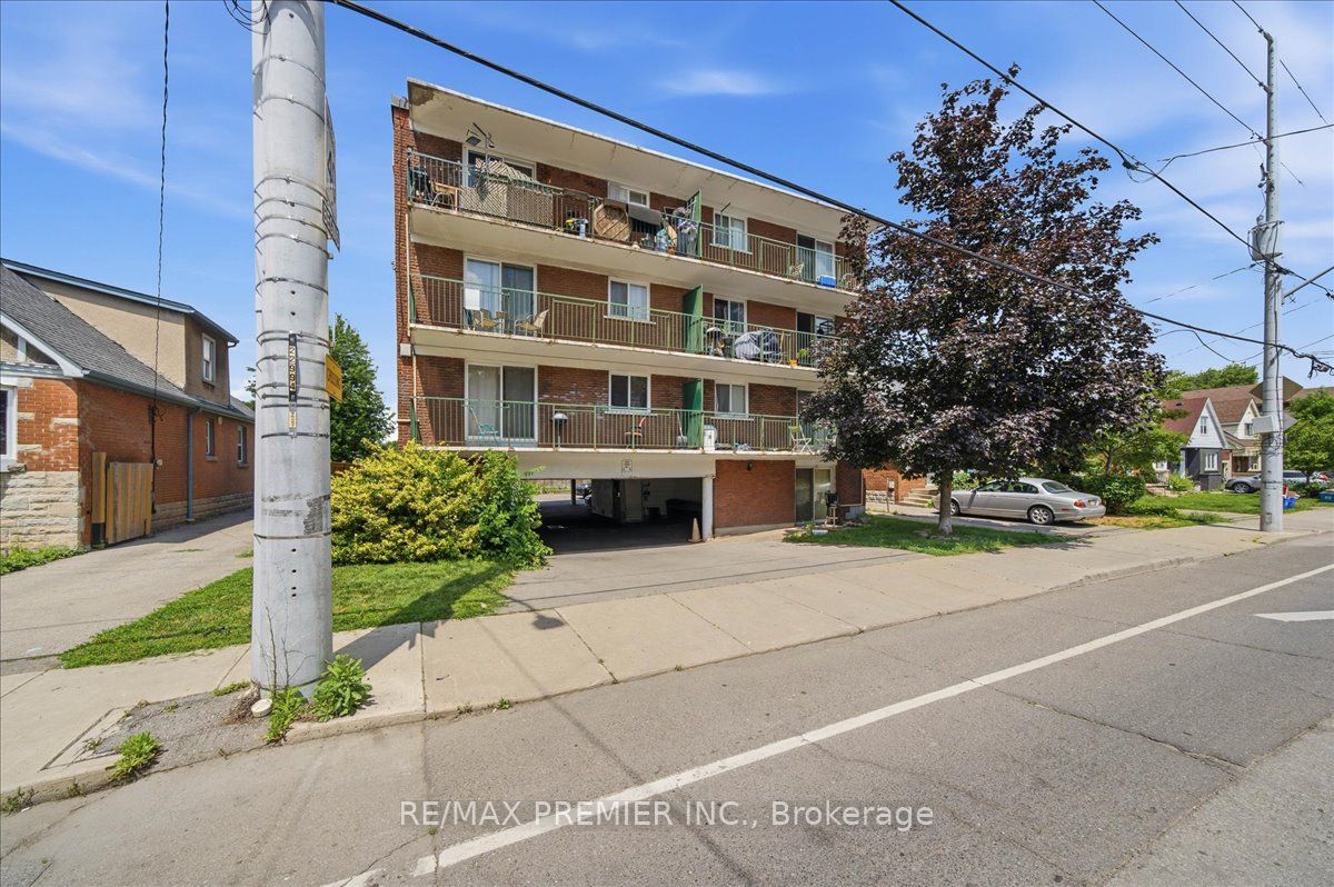 214 Wentworth Street S Property Photo 1