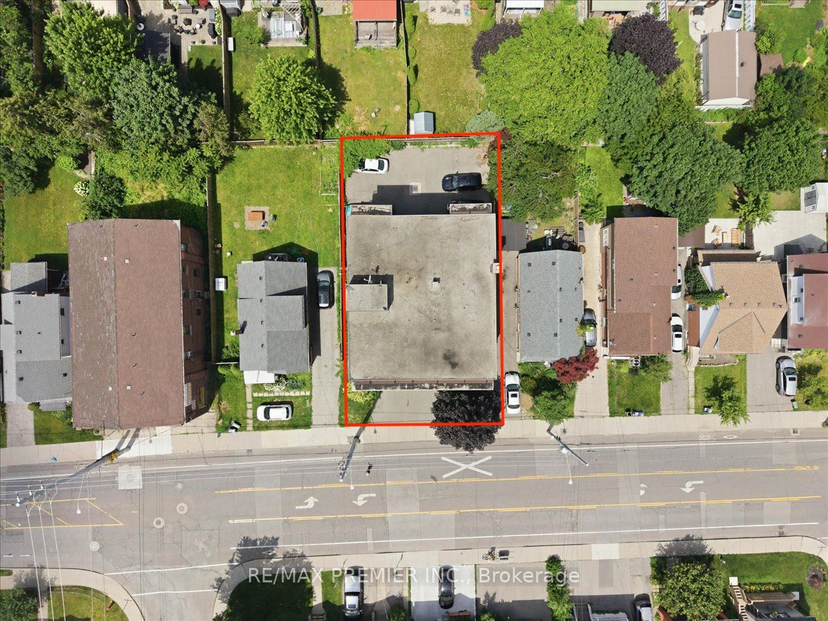 214 Wentworth Street S Property Photo 2