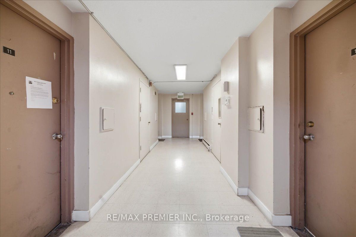 214 Wentworth Street S Property Photo 5