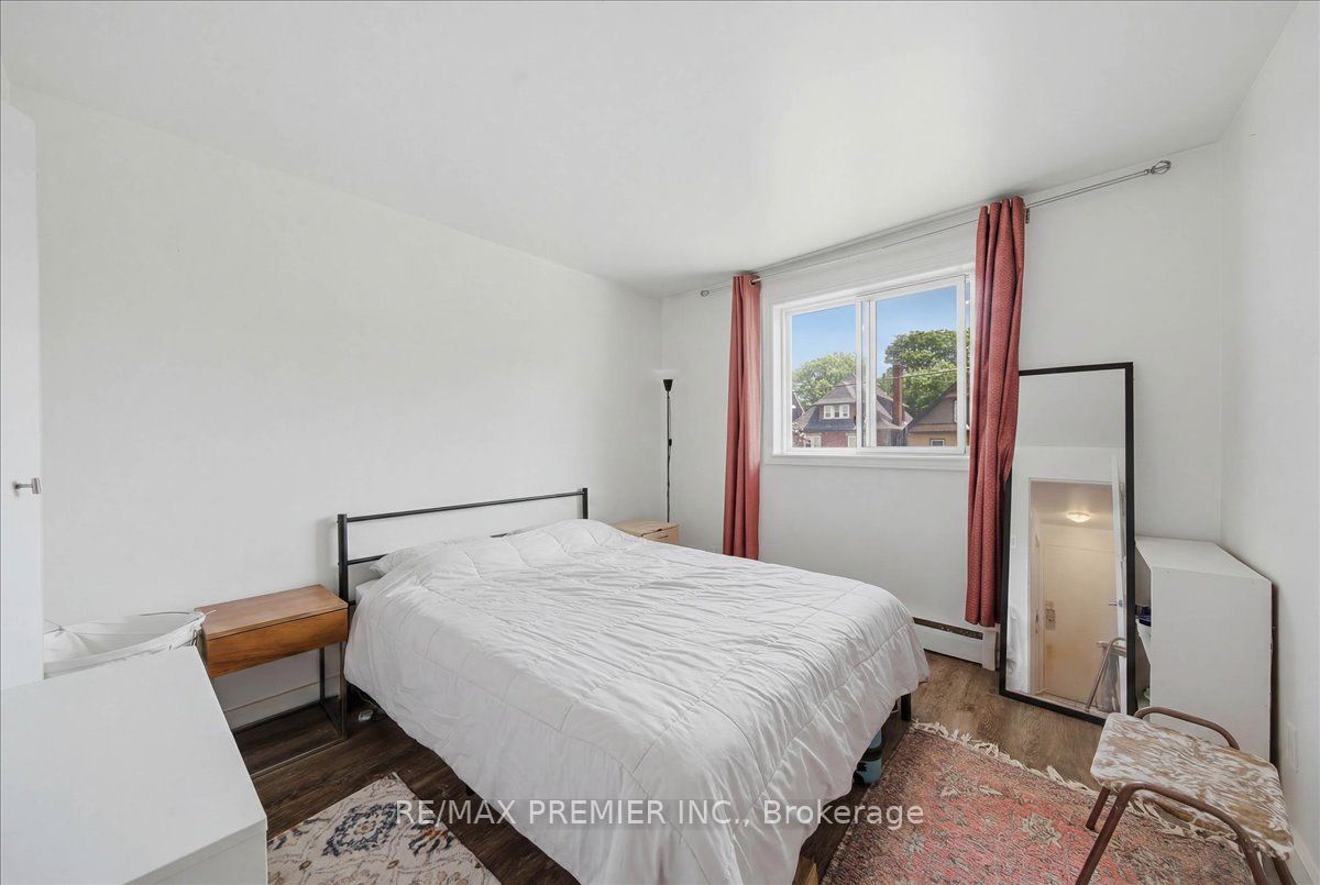 214 Wentworth Street S Property Photo 14