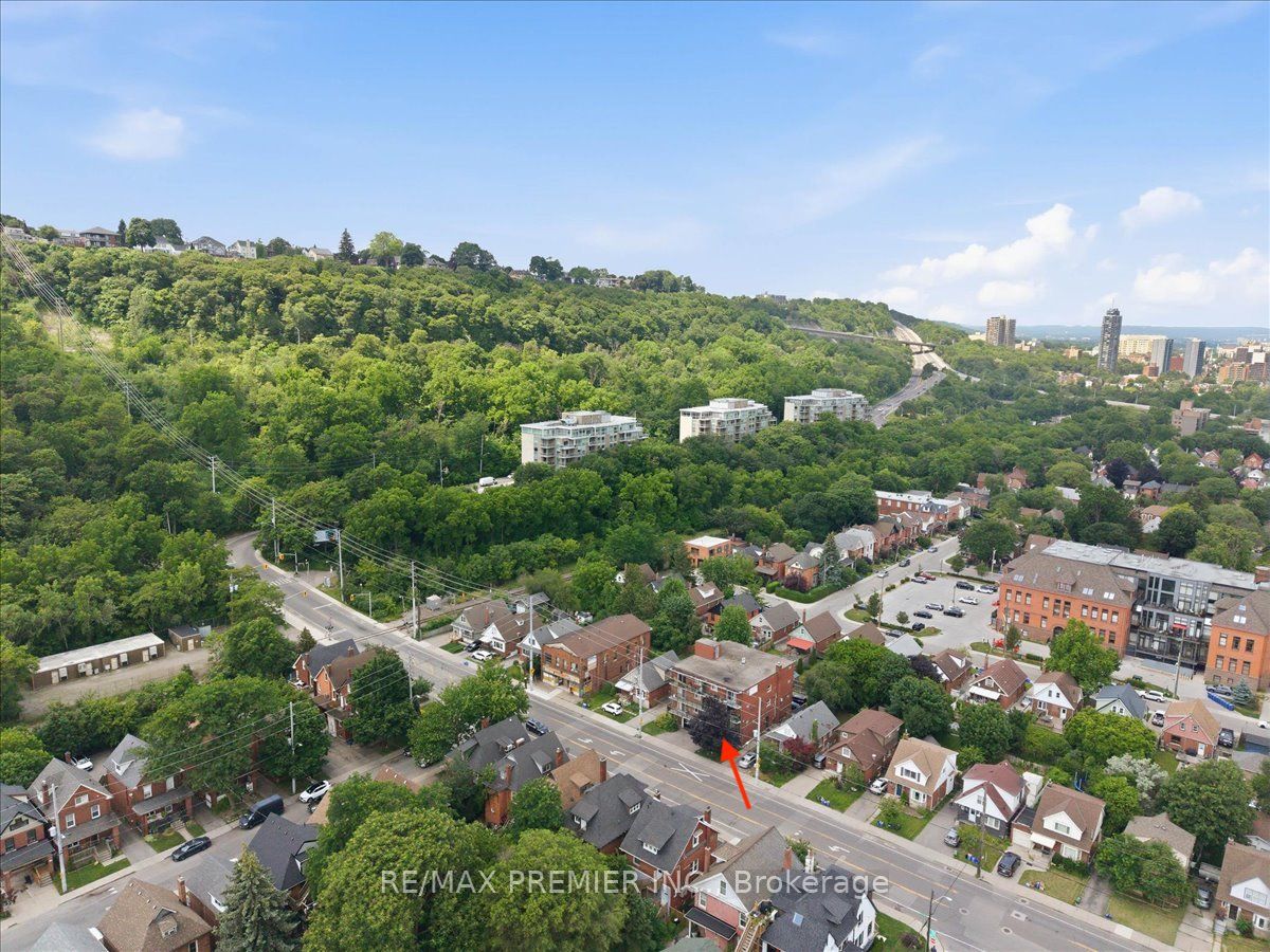 214 Wentworth Street S Property Photo 25