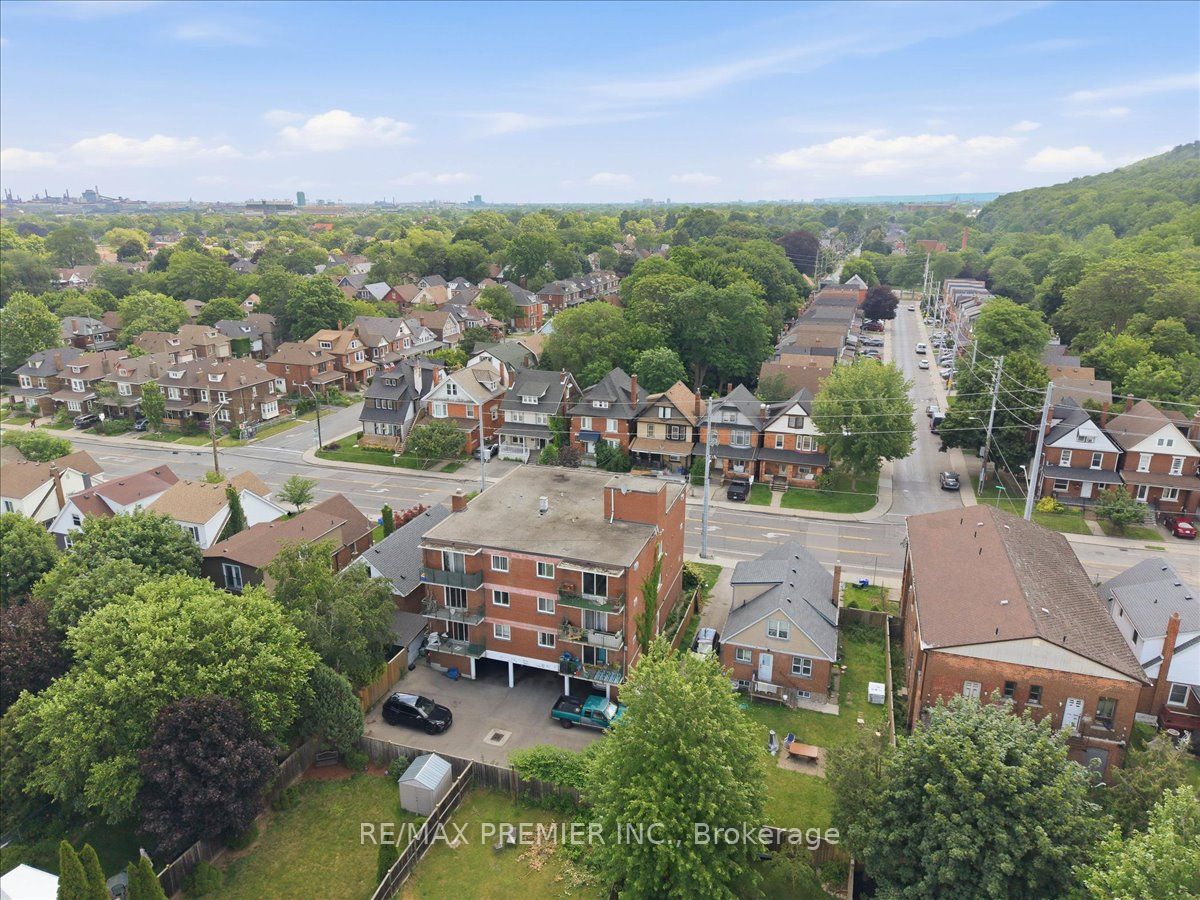 214 Wentworth Street S Property Photo 27