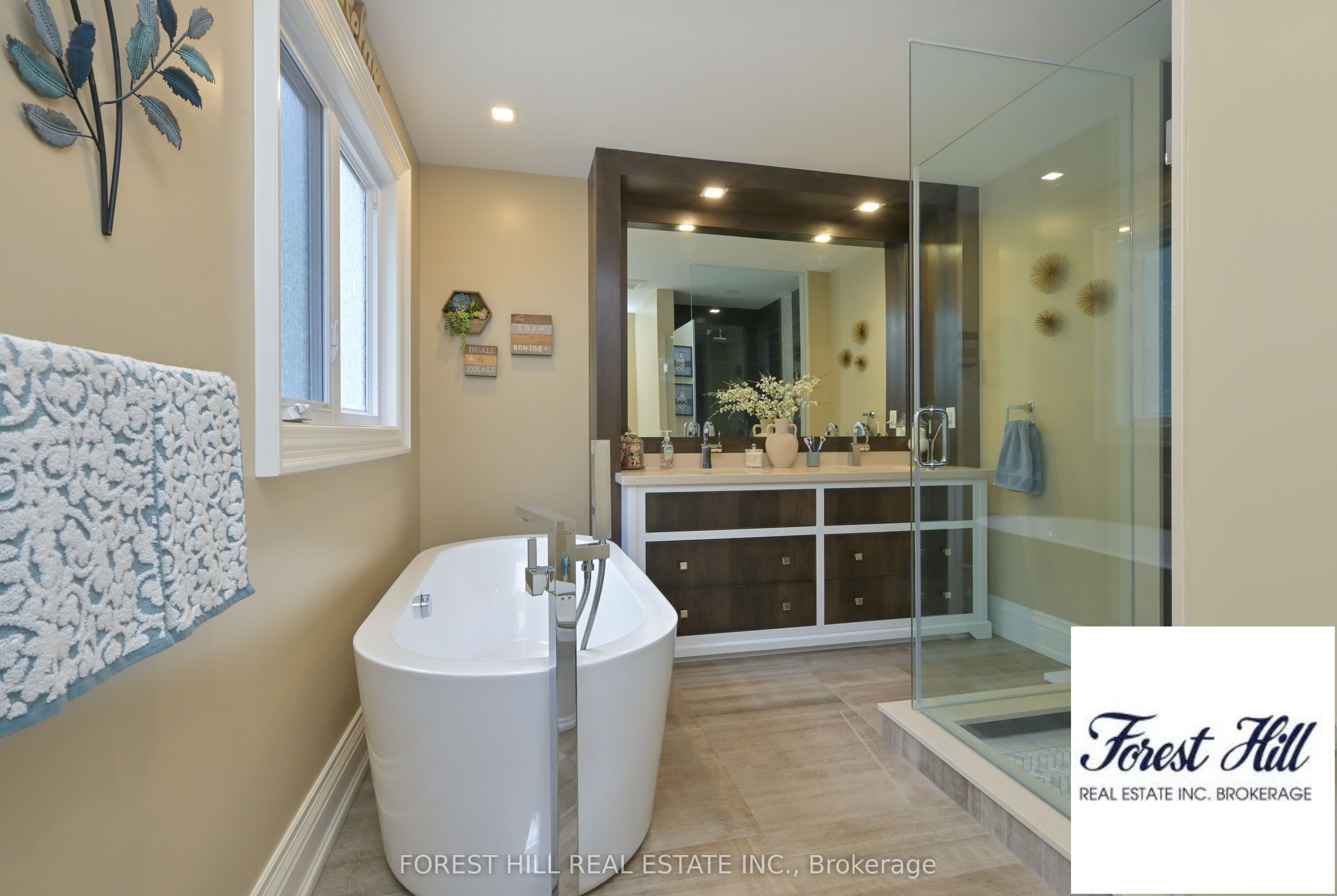 347094 Mono Centre Road Property Photo 15
