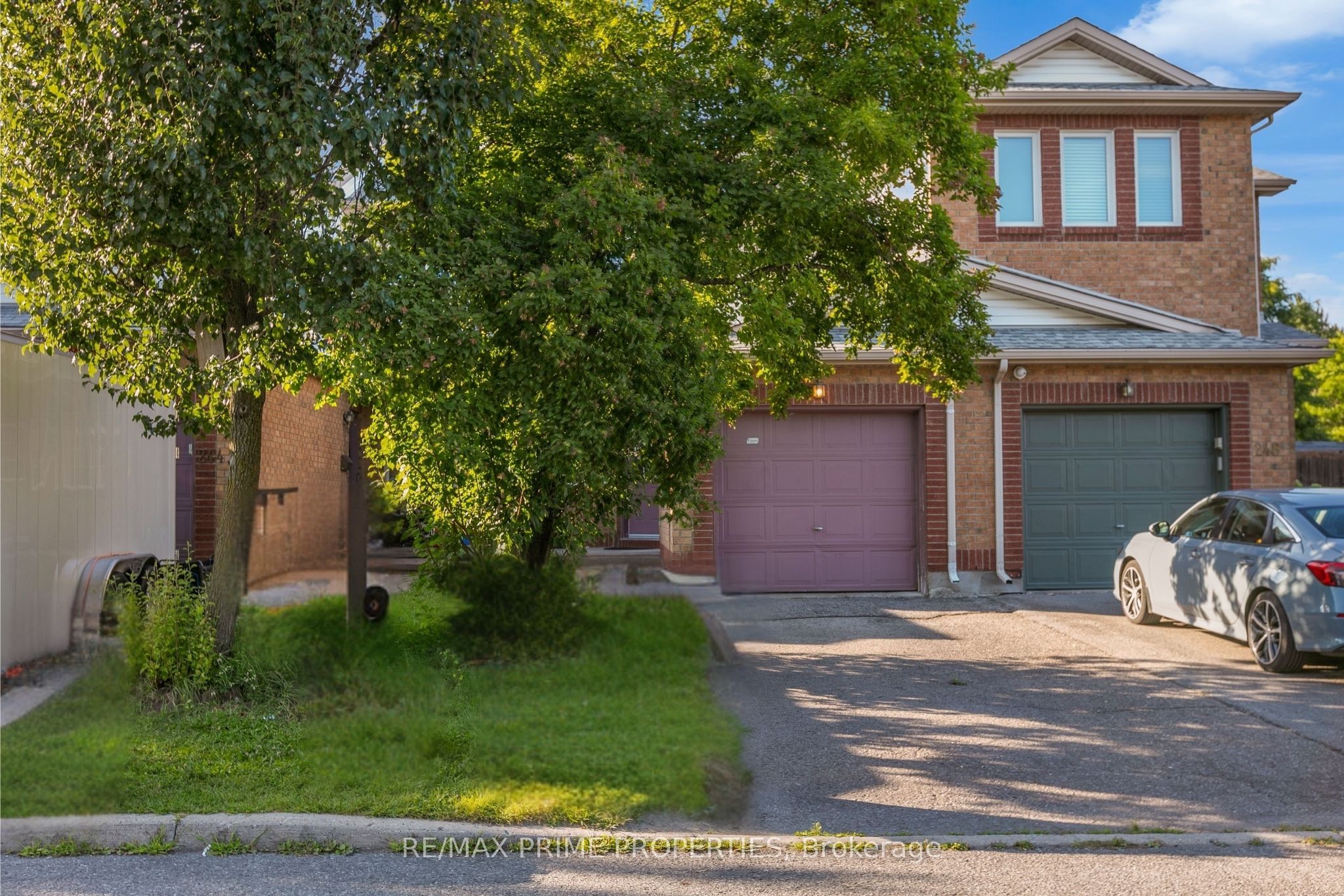 246 Duntroon Circle Property Photo 1