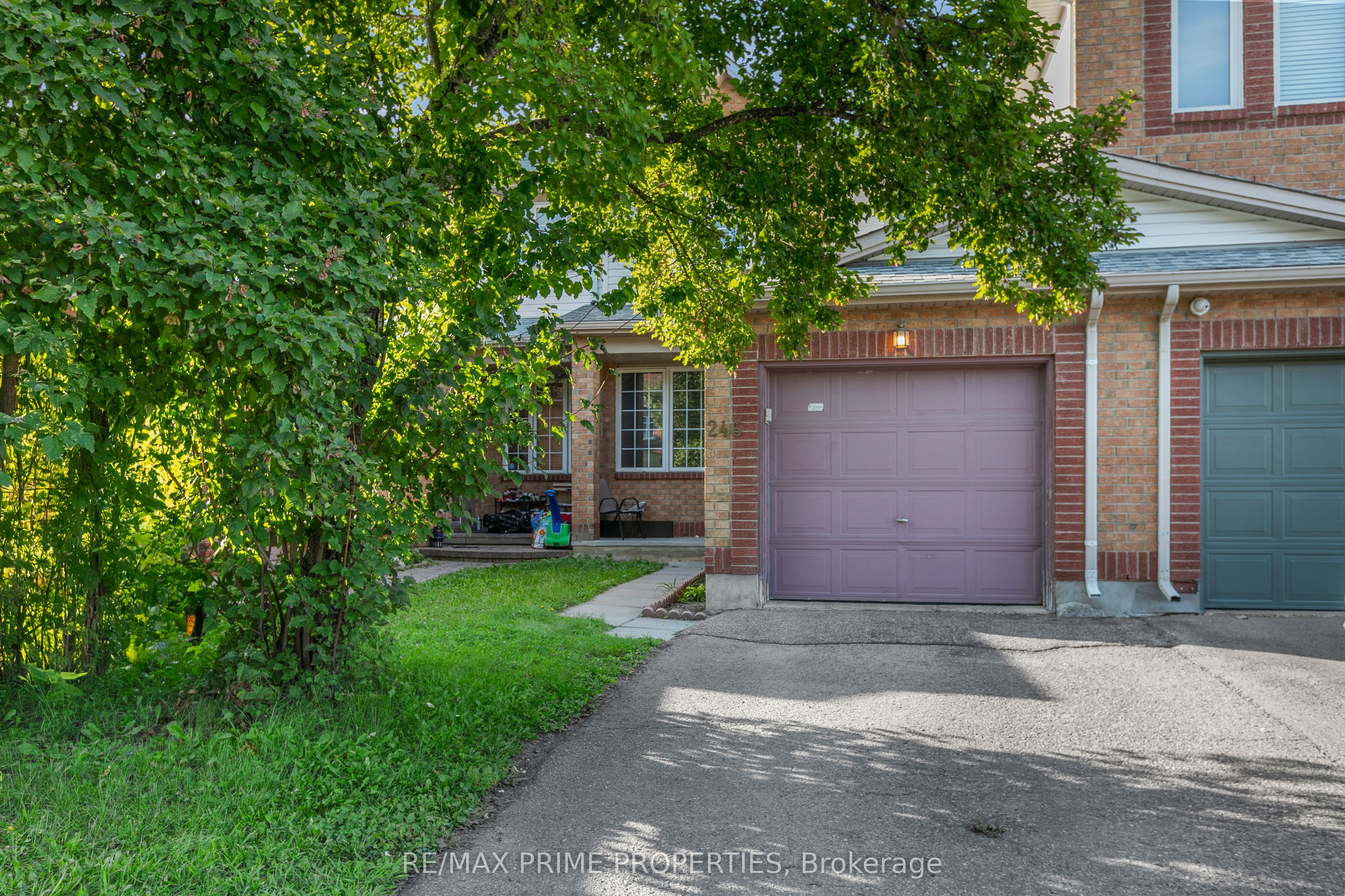 246 Duntroon Circle Property Photo 2