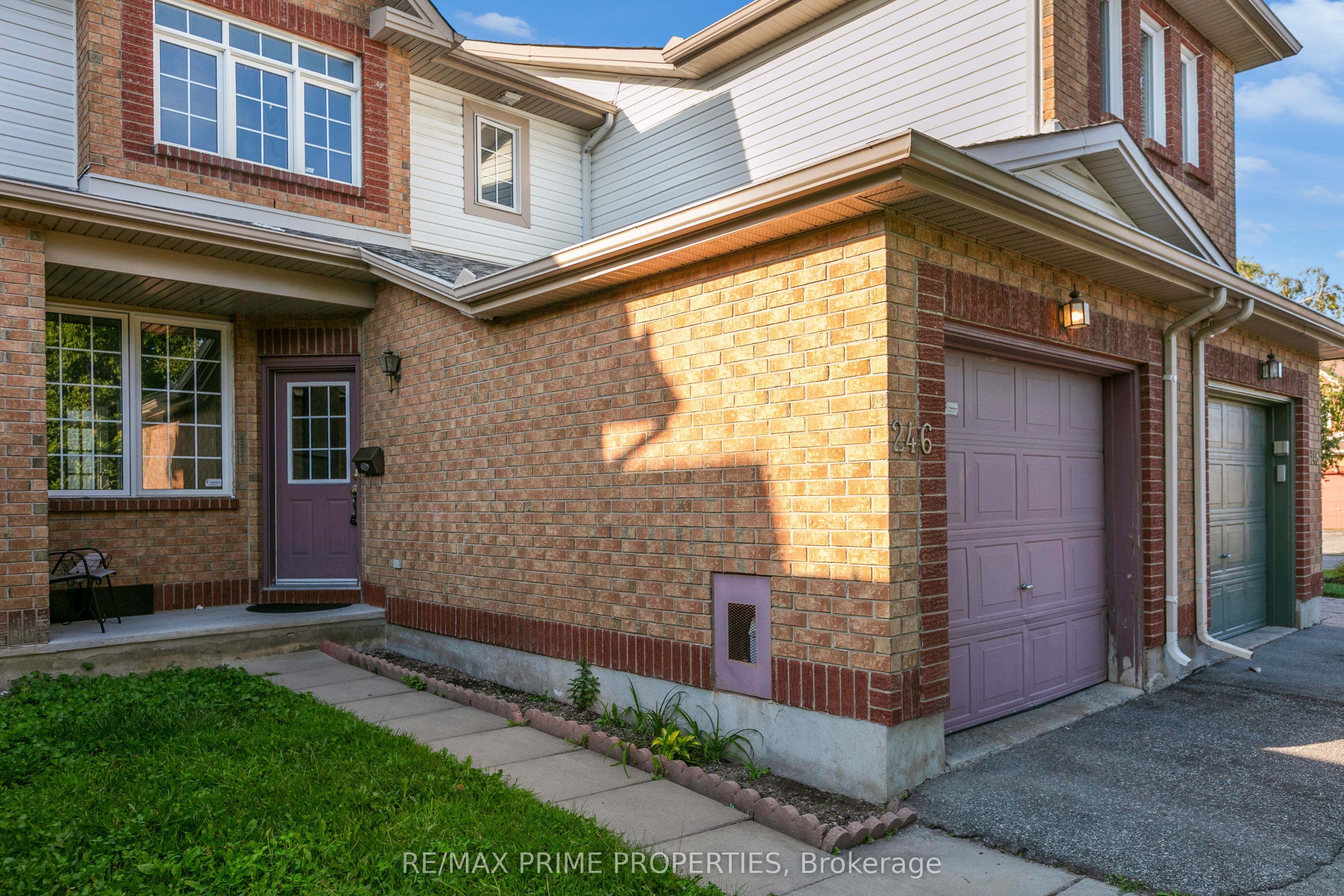 246 Duntroon Circle Property Photo 3