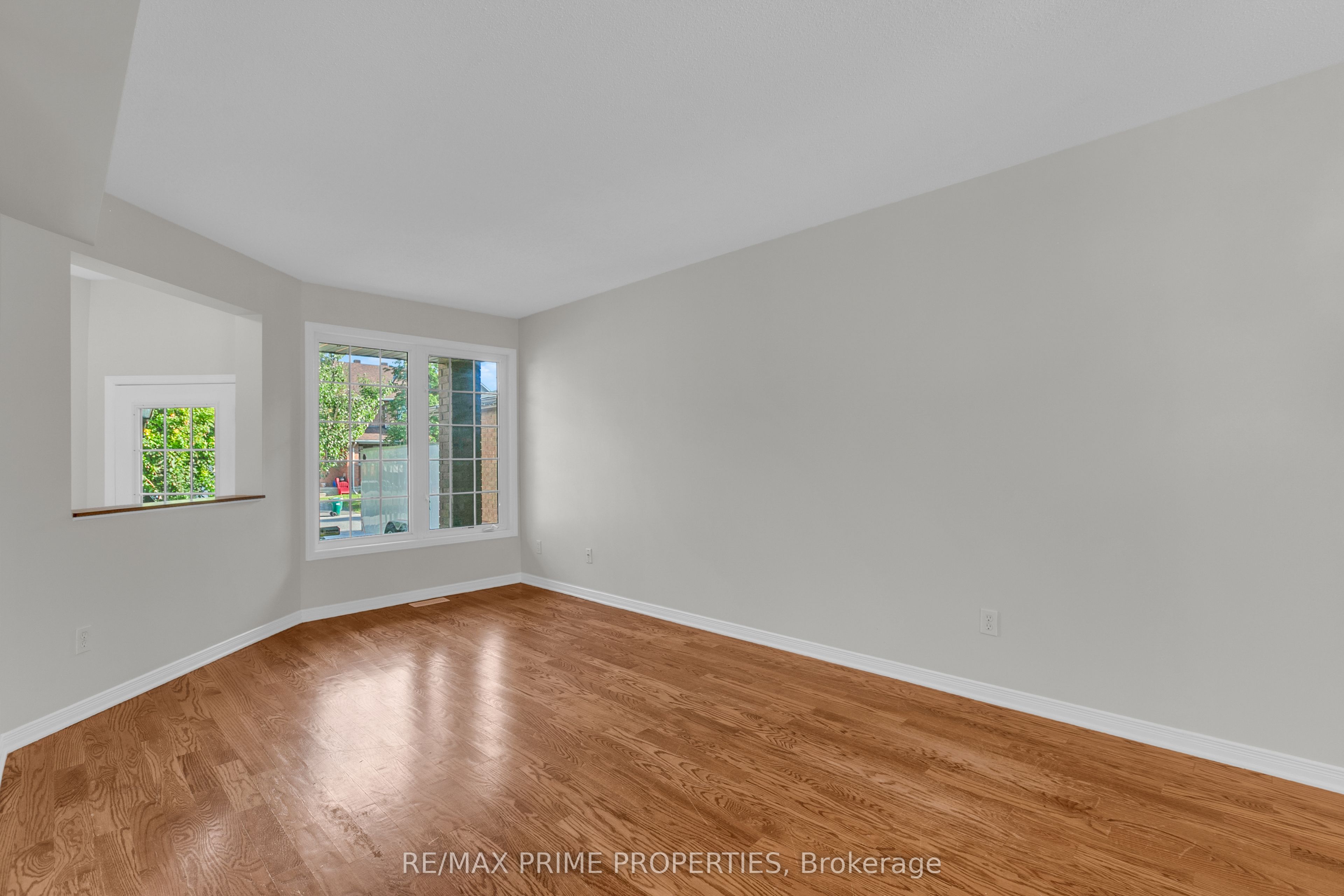 246 Duntroon Circle Property Photo 8