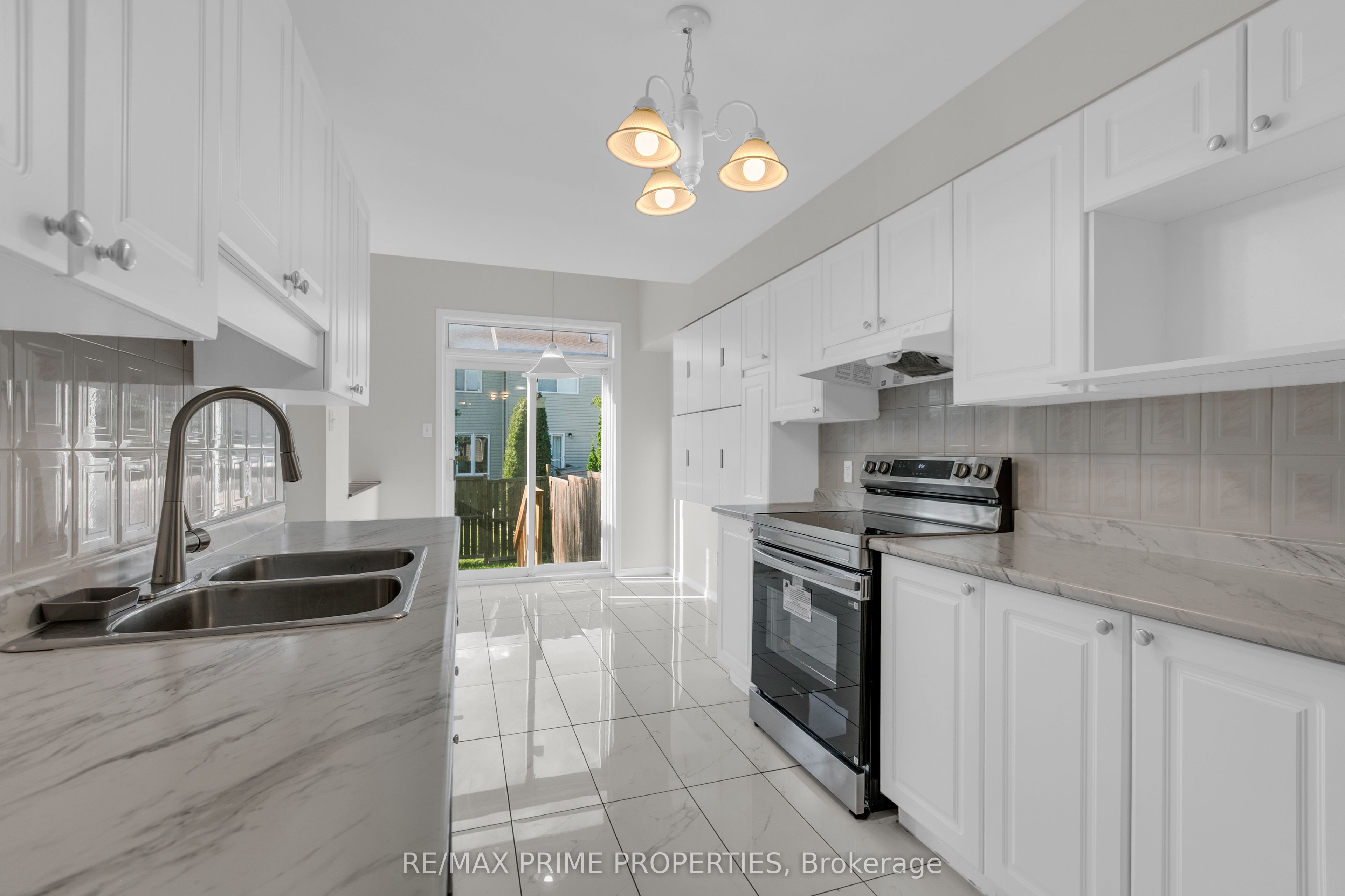 246 Duntroon Circle Property Photo 14