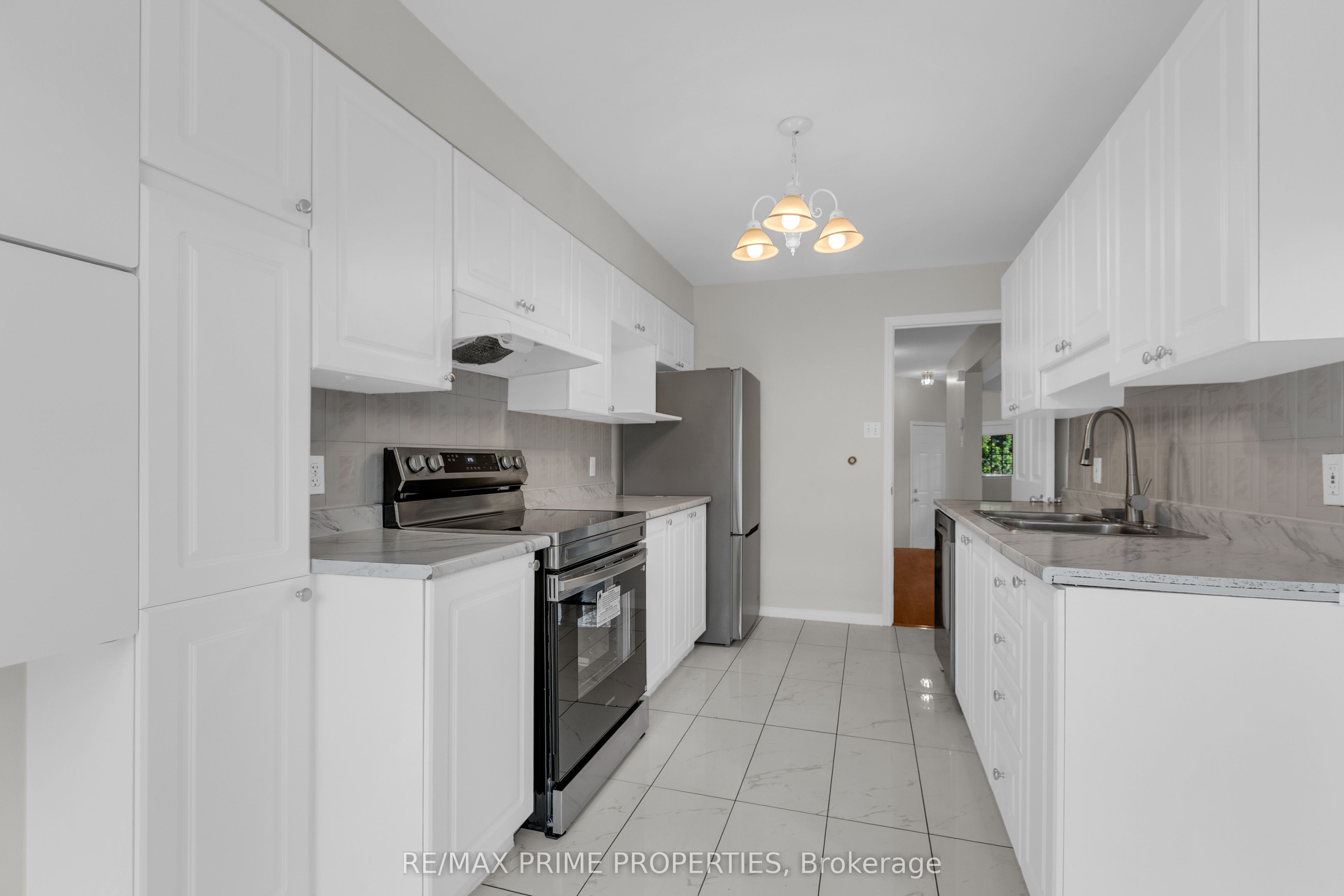 246 Duntroon Circle Property Photo 15