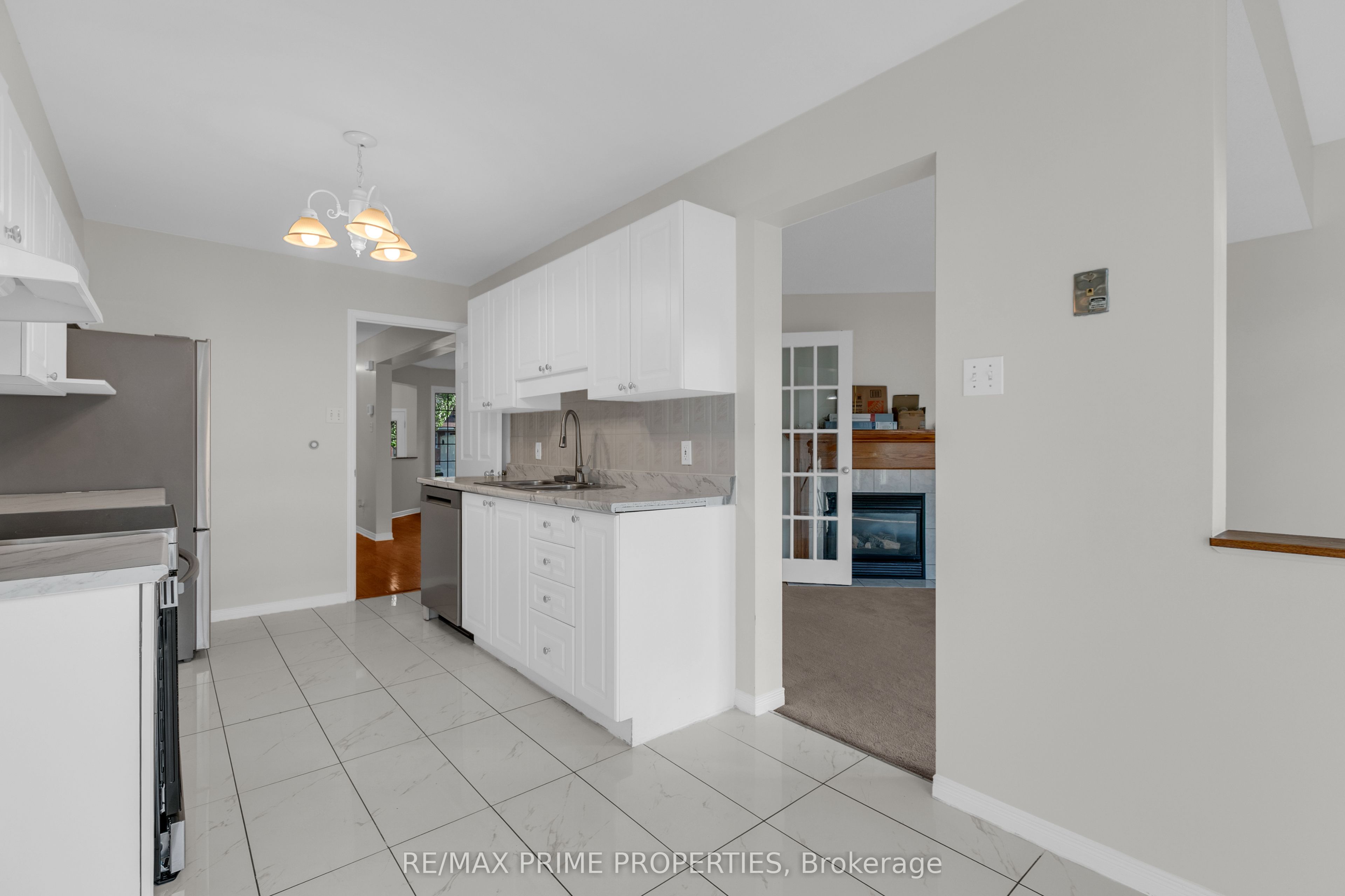 246 Duntroon Circle Property Photo 16