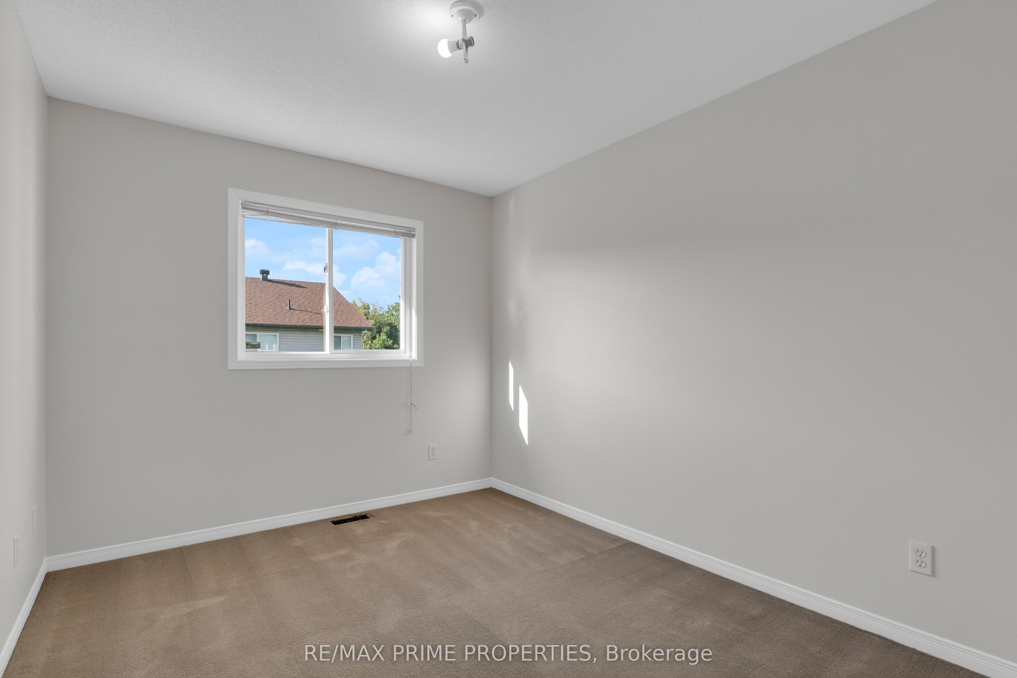 246 Duntroon Circle Property Photo 19
