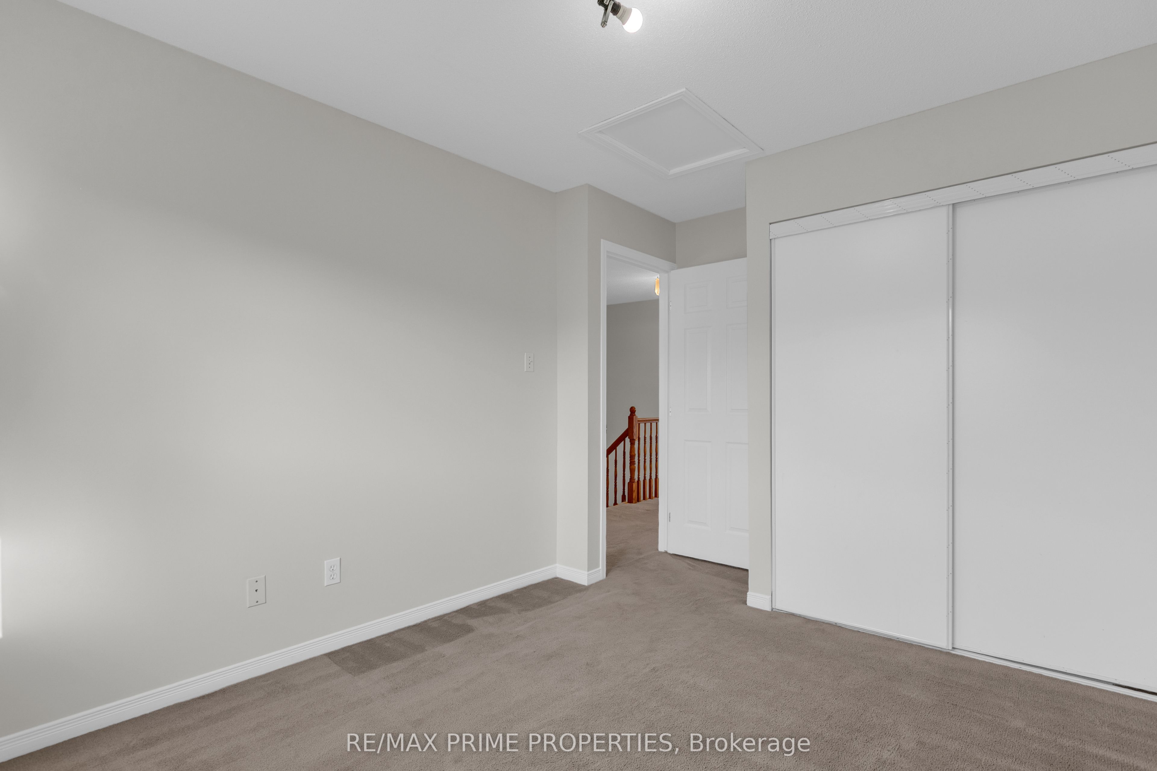 246 Duntroon Circle Property Photo 22