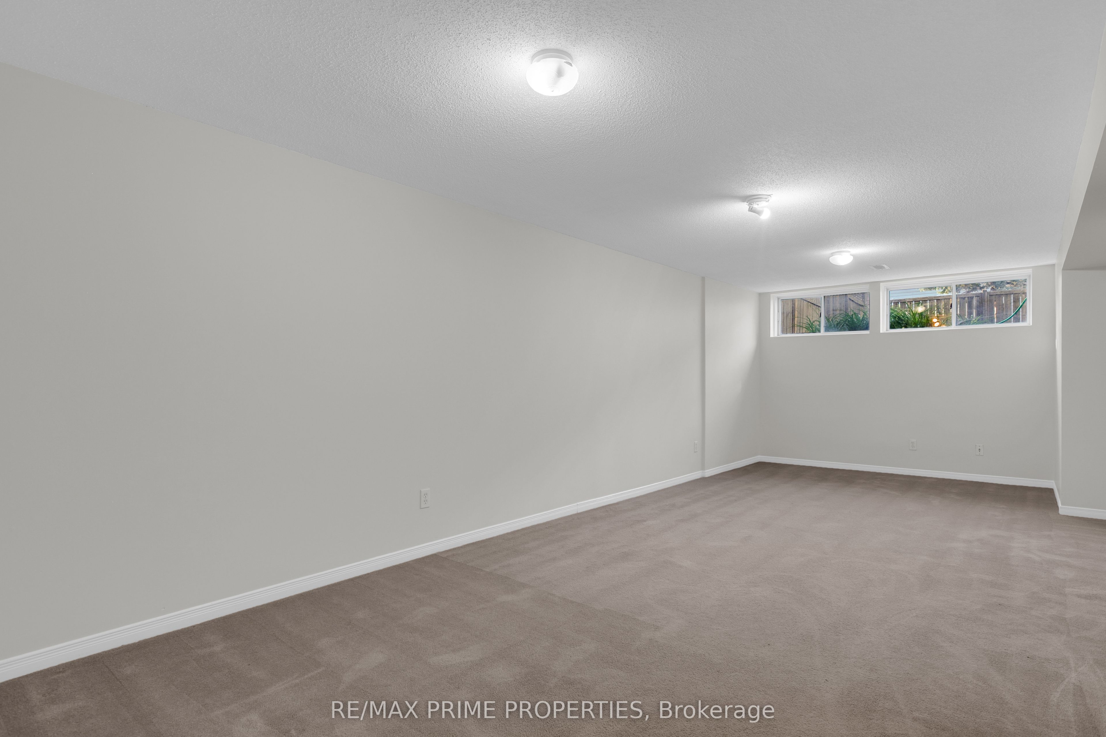 246 Duntroon Circle Property Photo 27