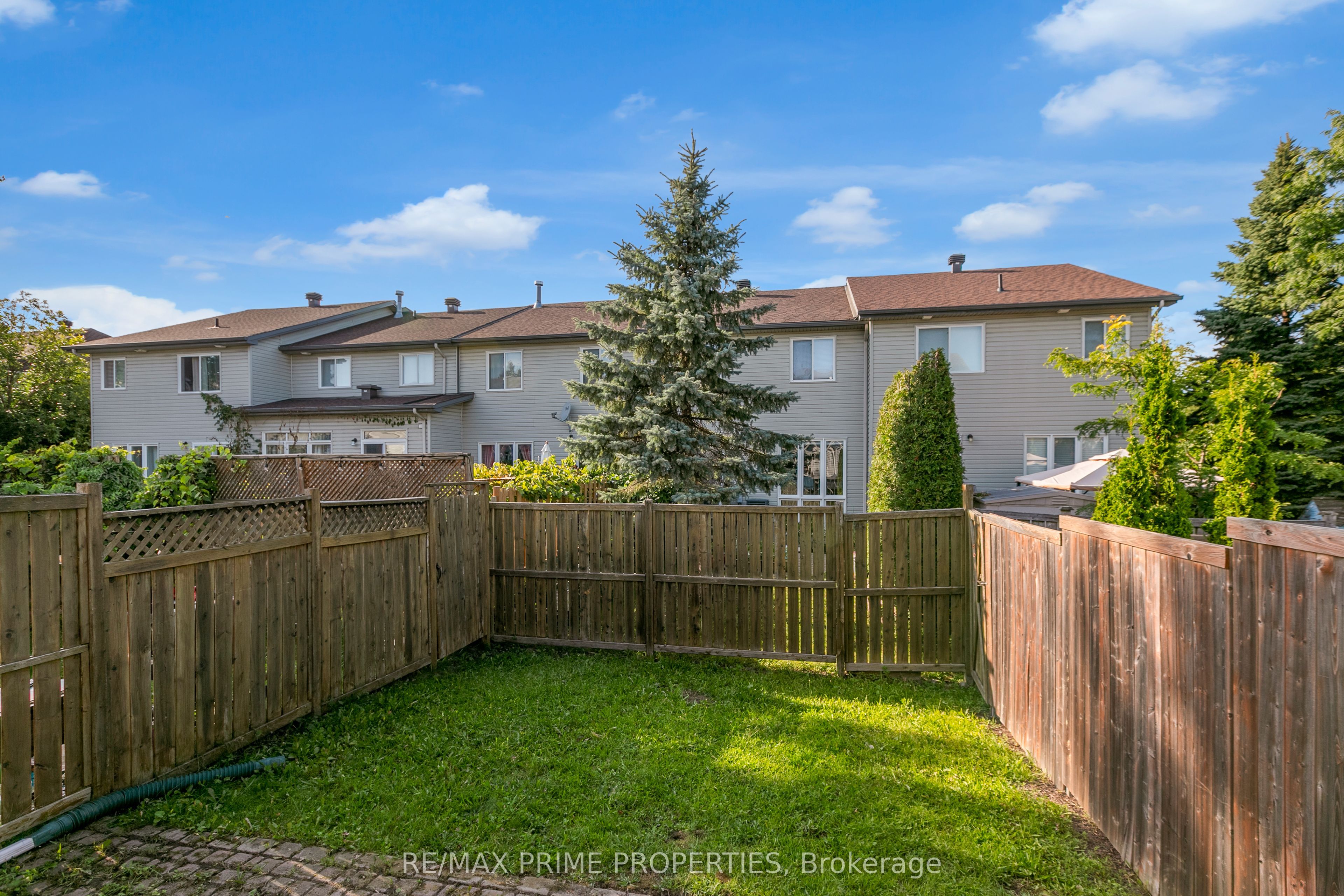 246 Duntroon Circle Property Photo 29