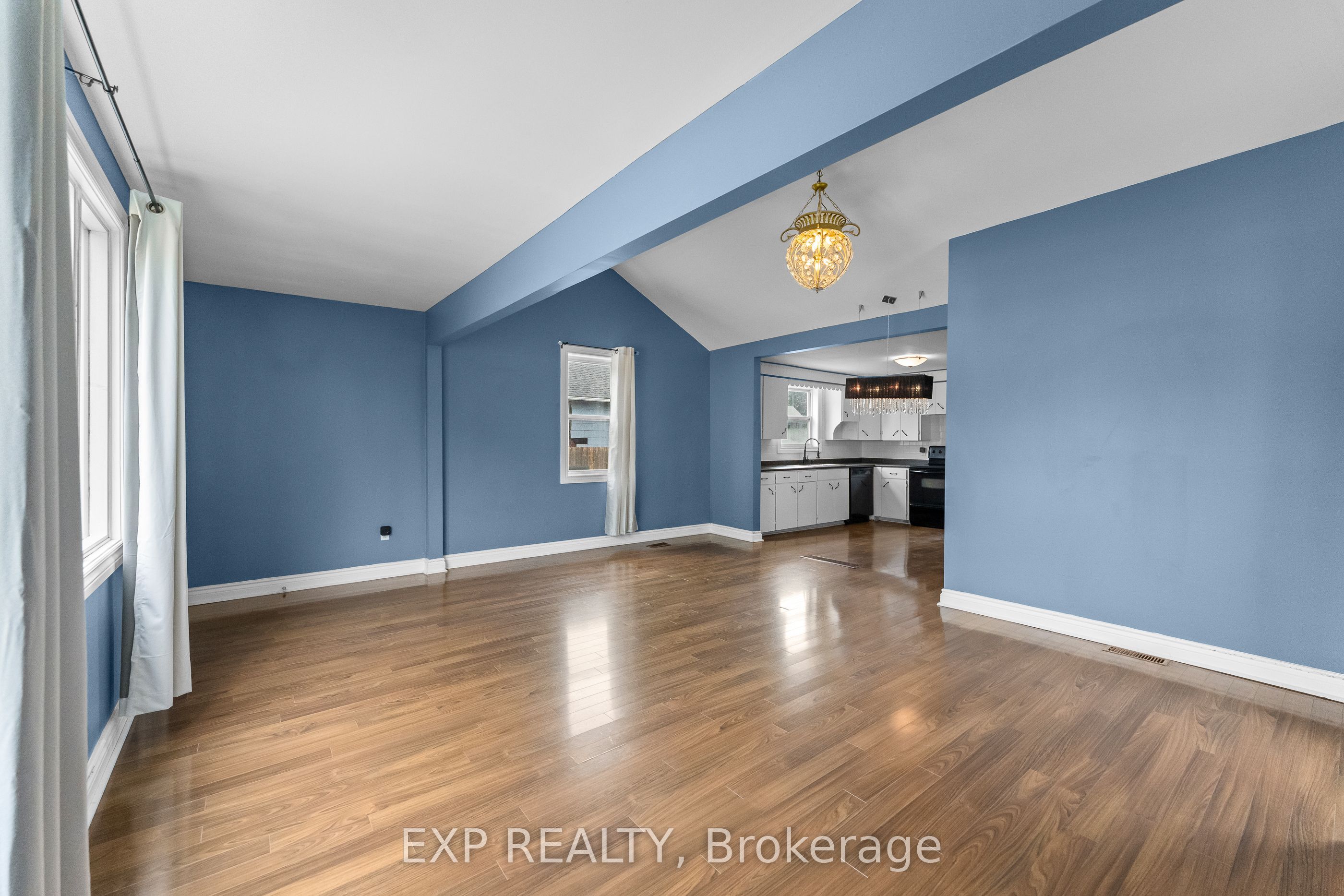 6344 Ash Street Property Photo 7