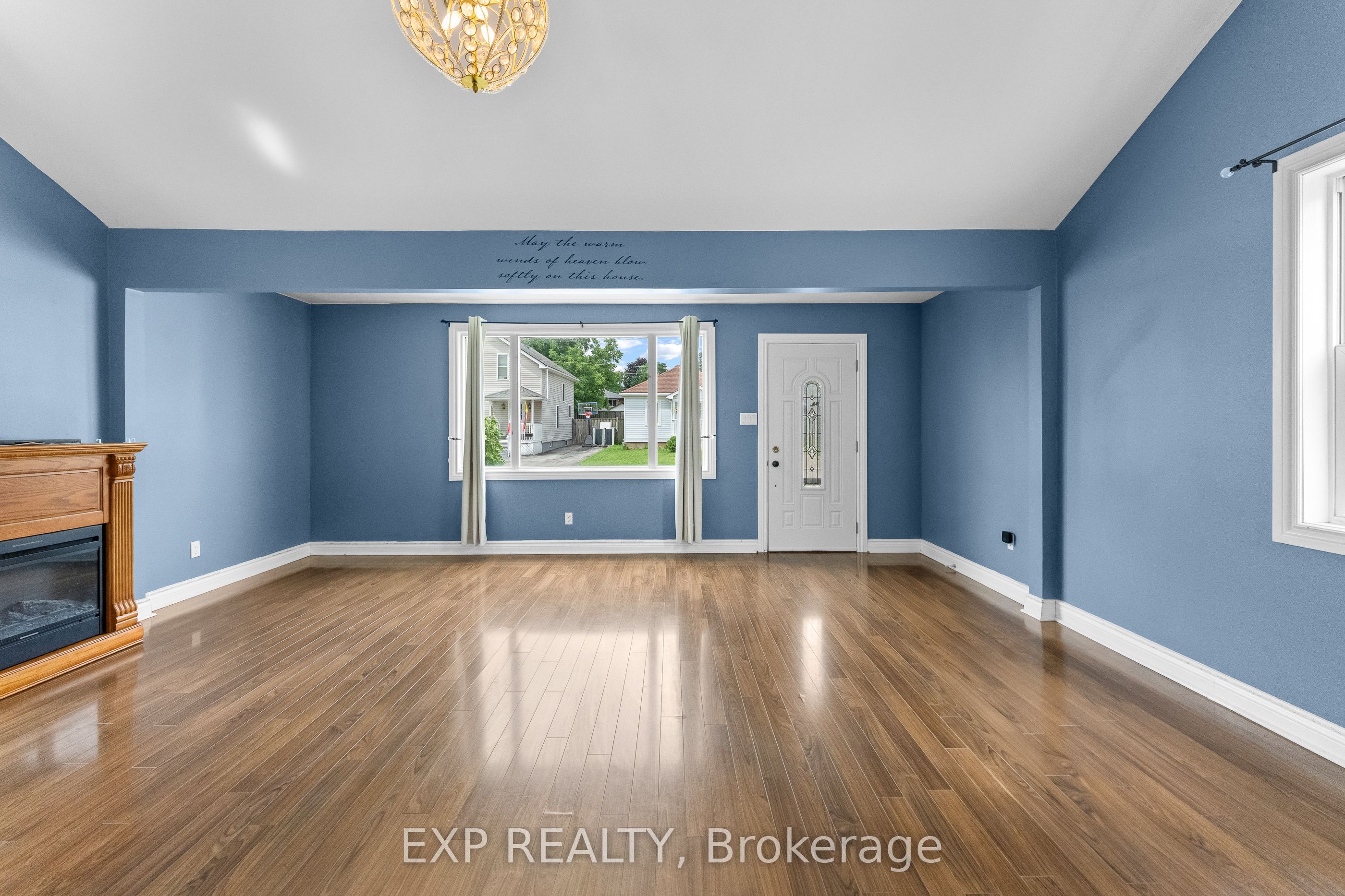 6344 Ash Street Property Photo 8