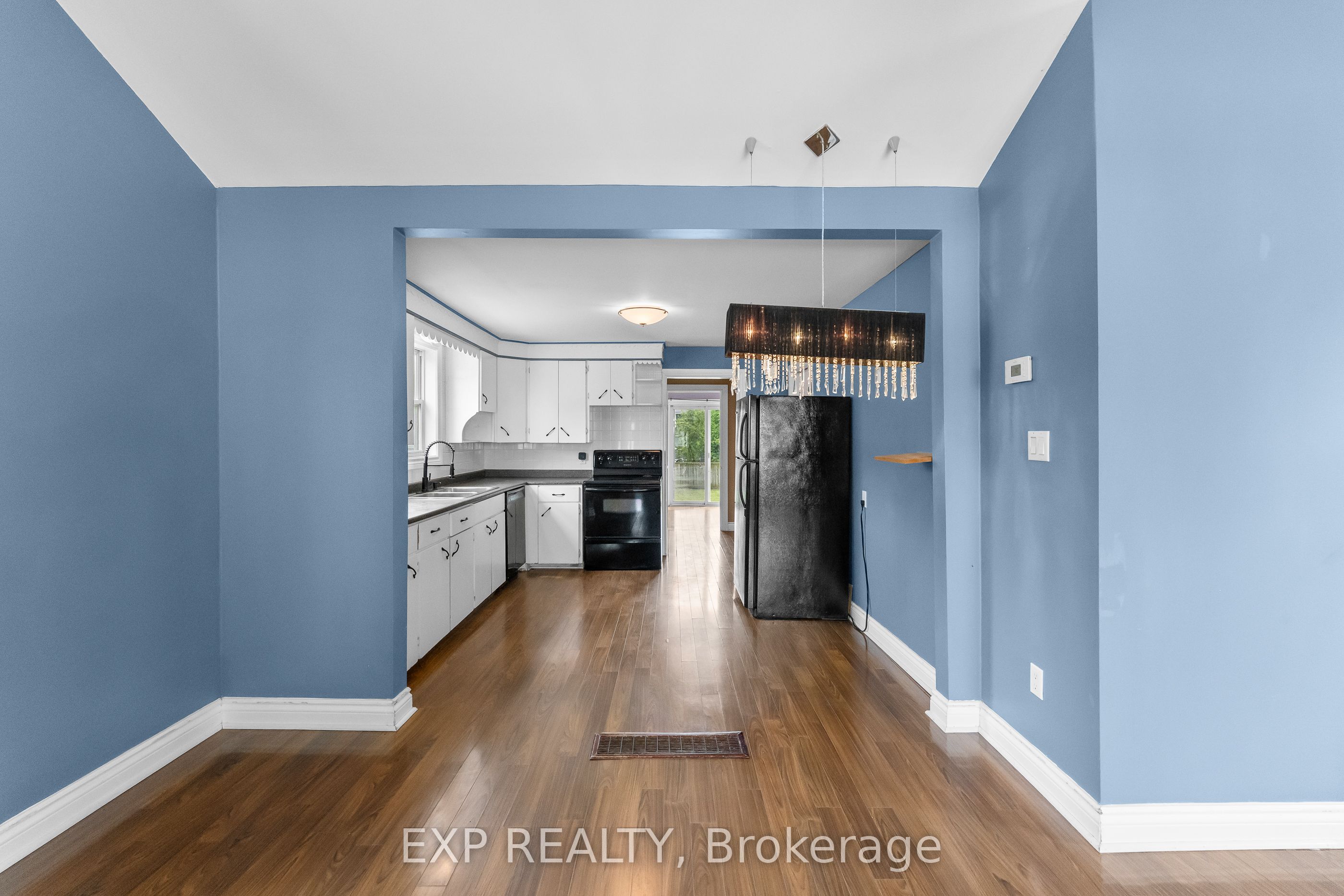 6344 Ash Street Property Photo 10