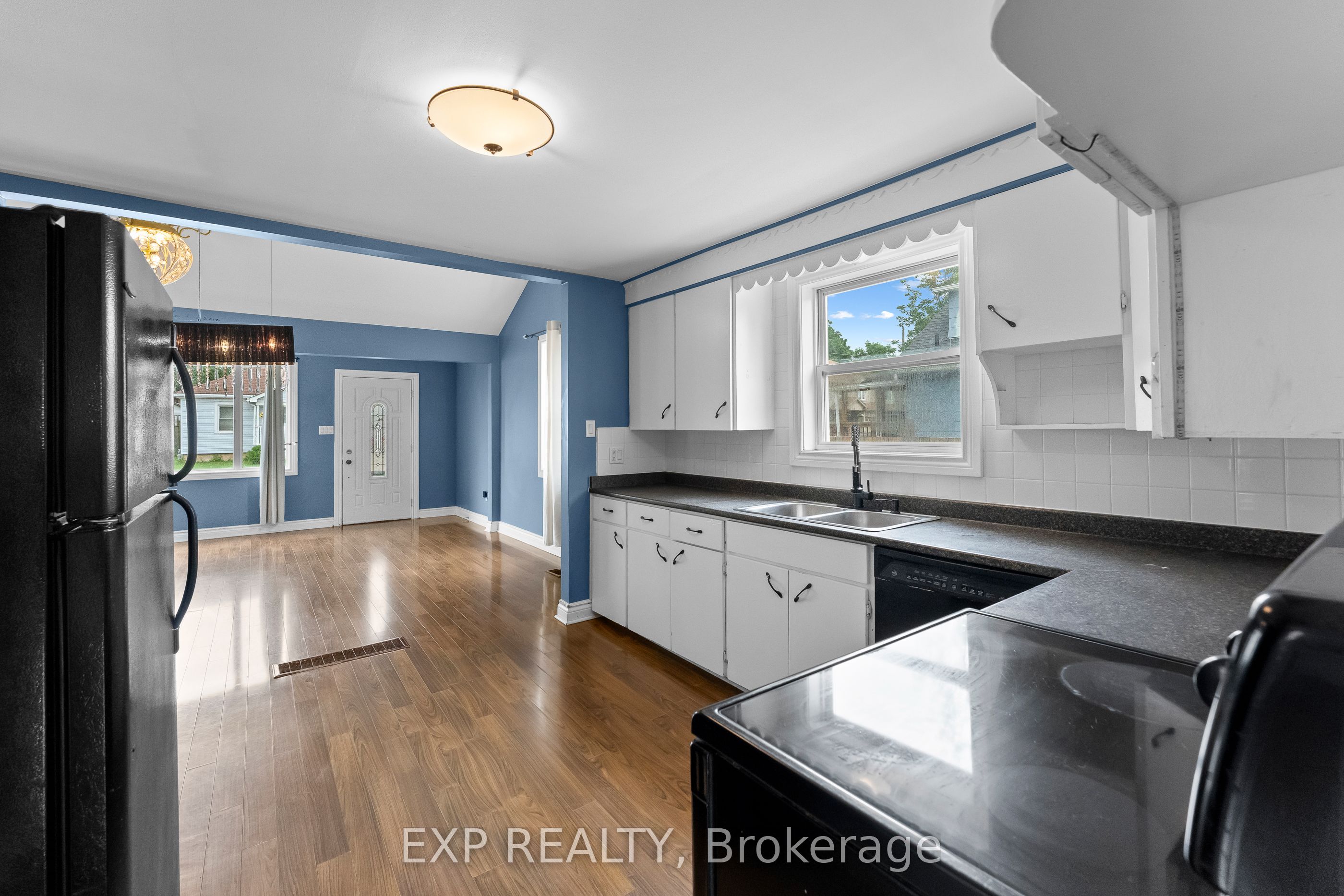 6344 Ash Street Property Photo 13