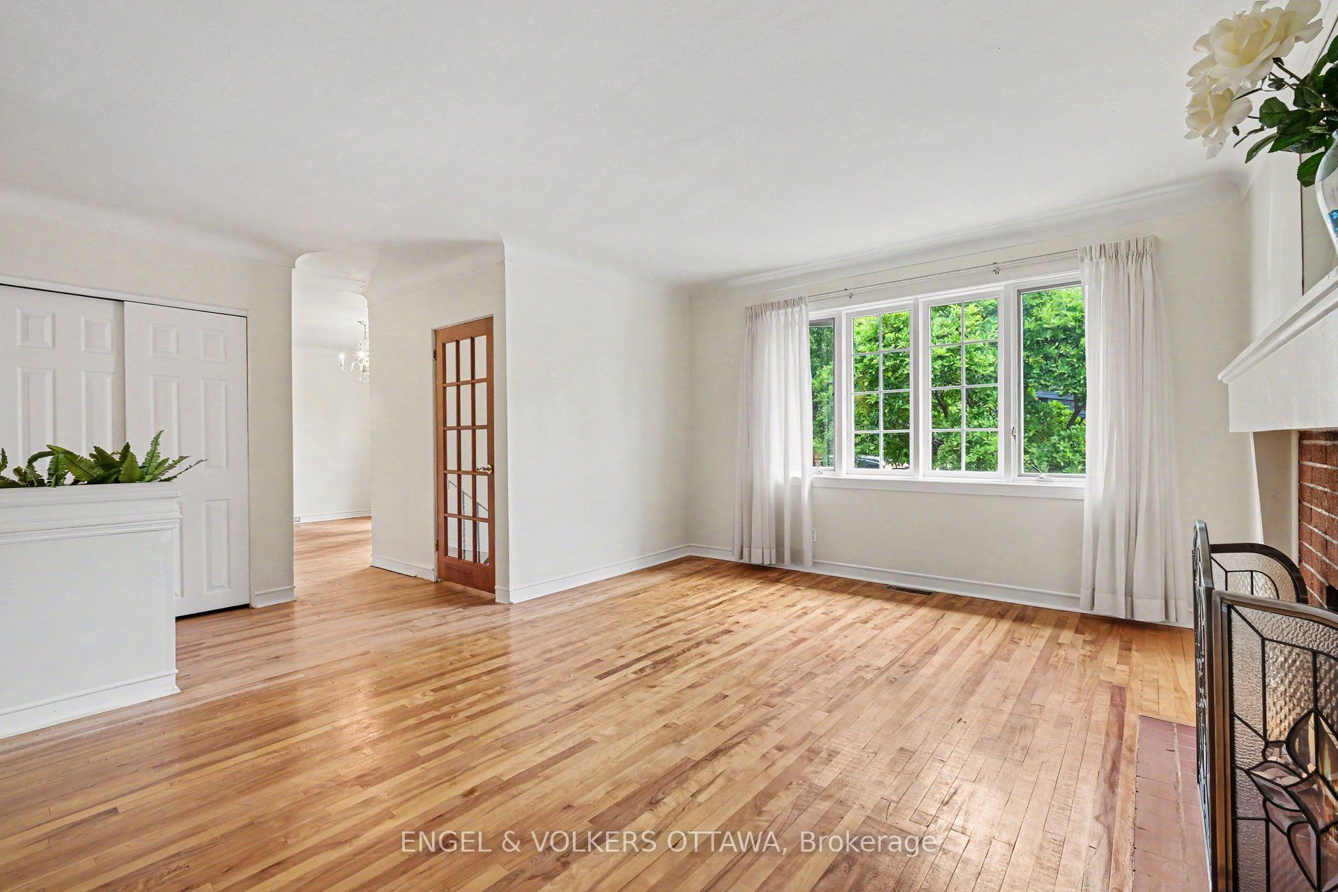 325 Summit Avenue Property Photo 8