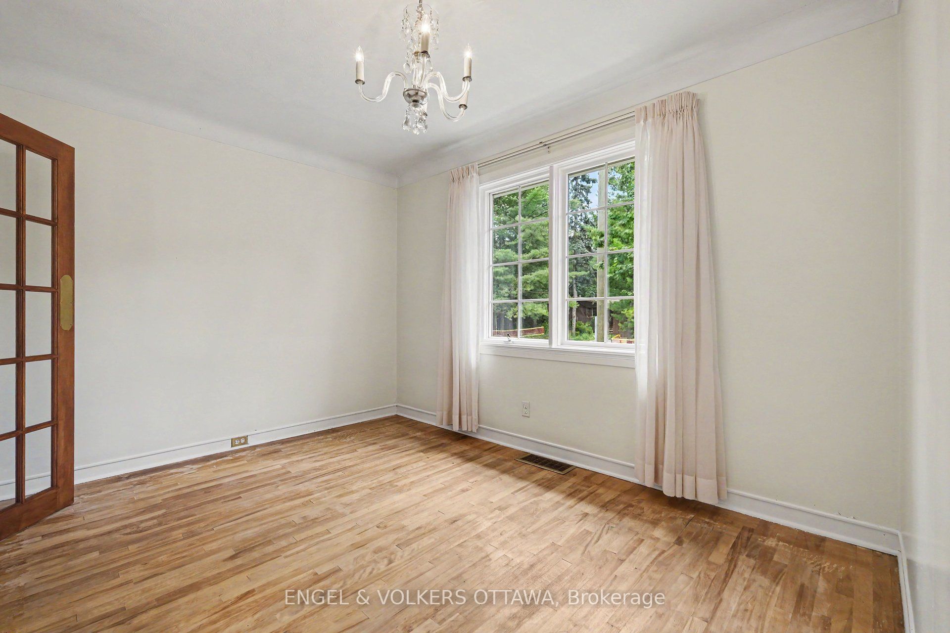 325 Summit Avenue Property Photo 10