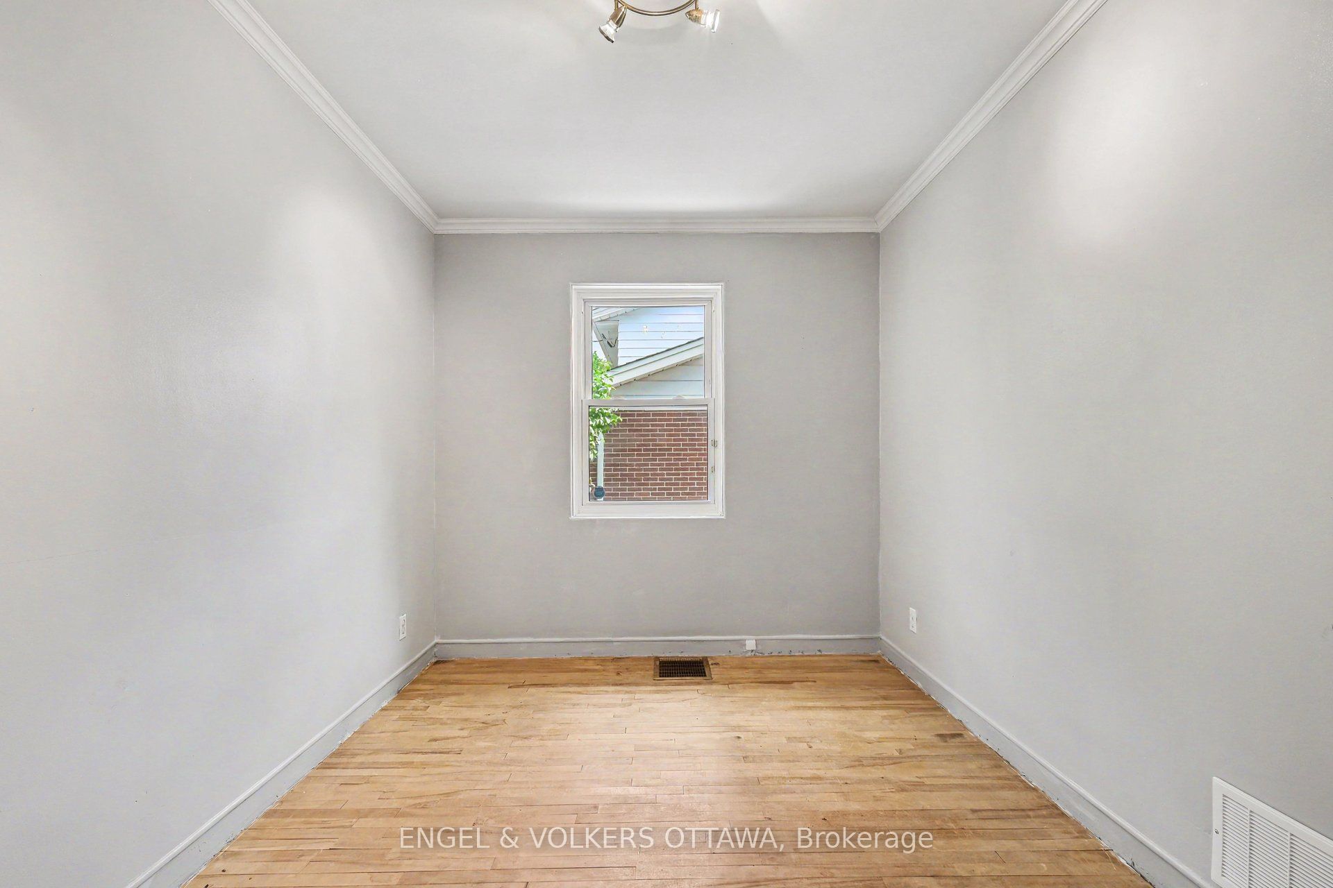 325 Summit Avenue Property Photo 16