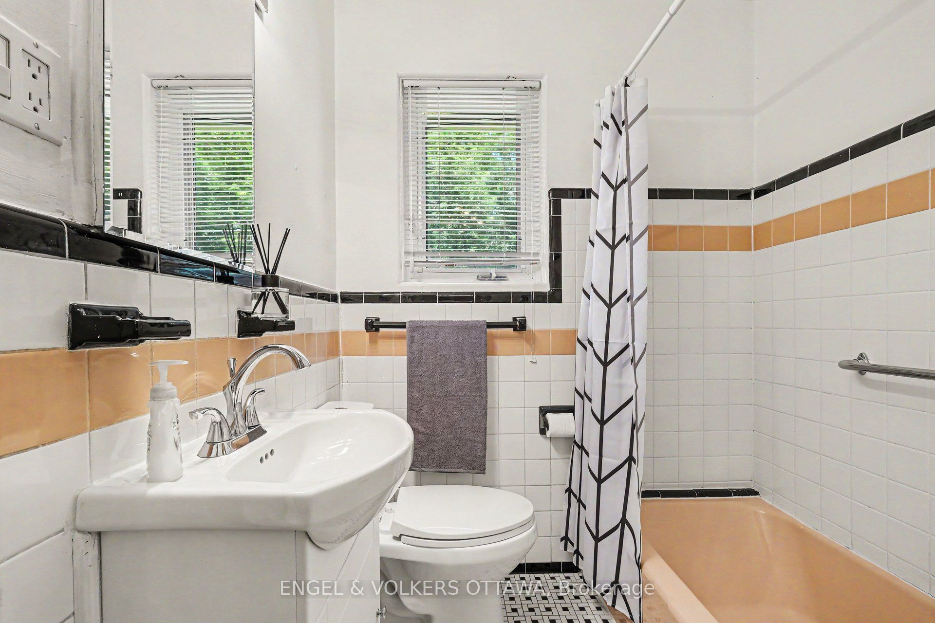 325 Summit Avenue Property Photo 21