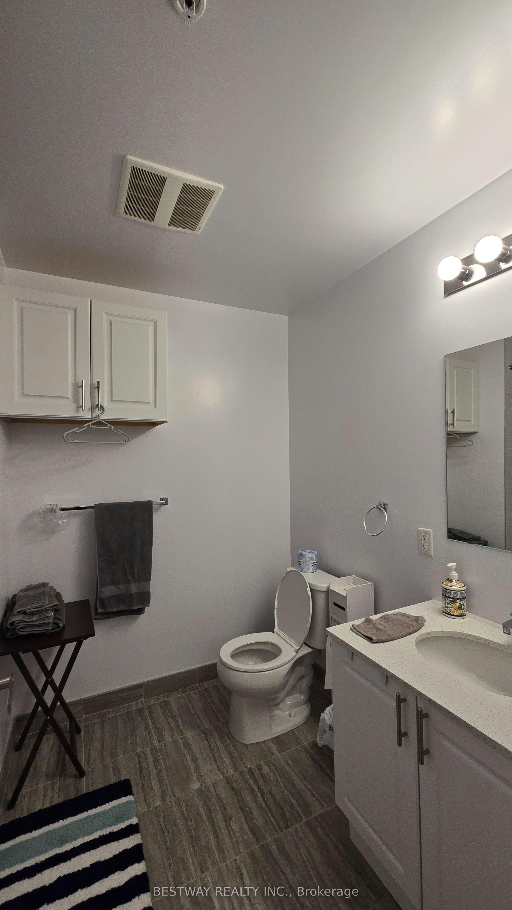 7711 Green Vista Gate 911 Property Photo 21