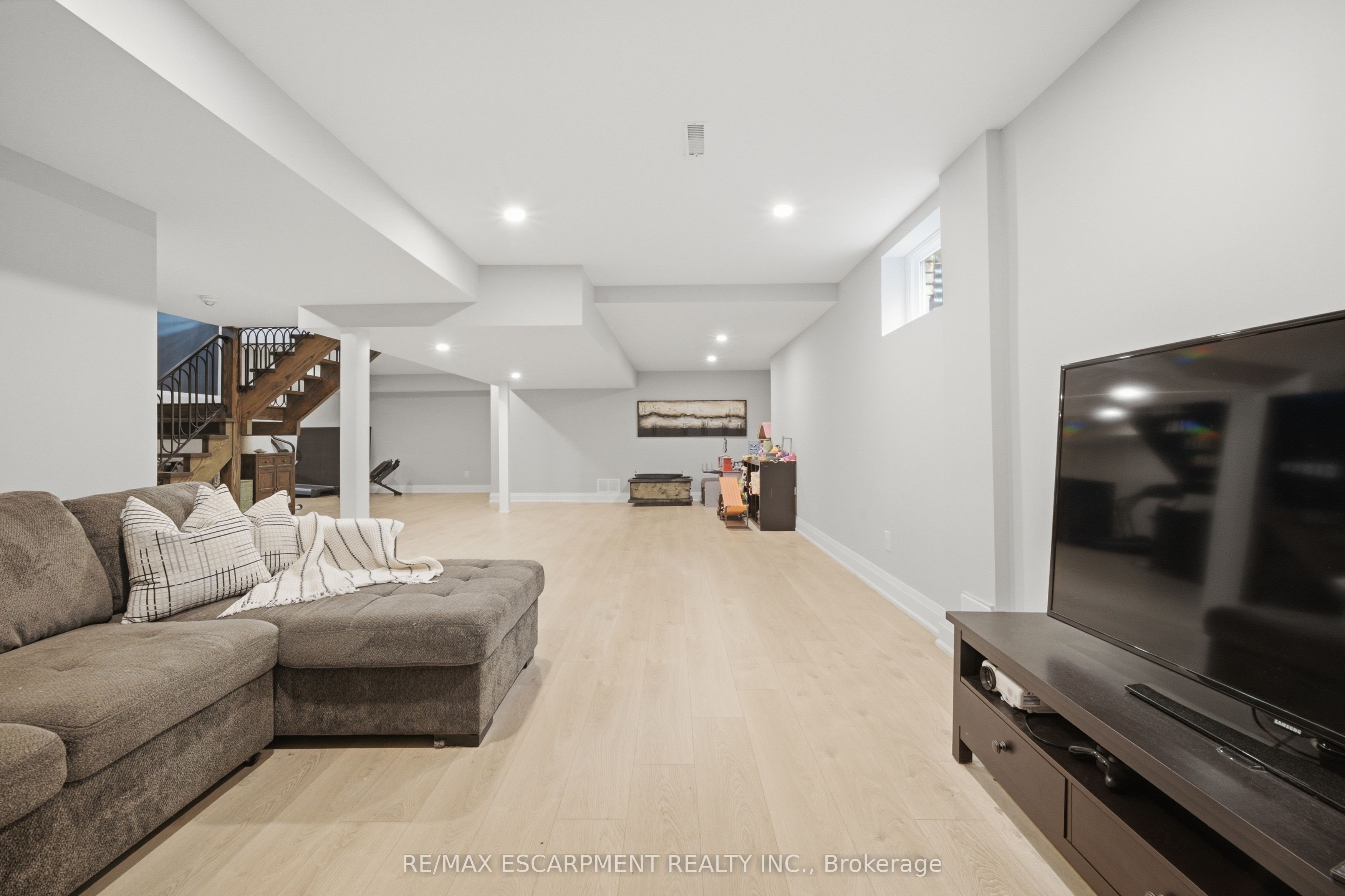 81 Flanders Drive Property Photo 35