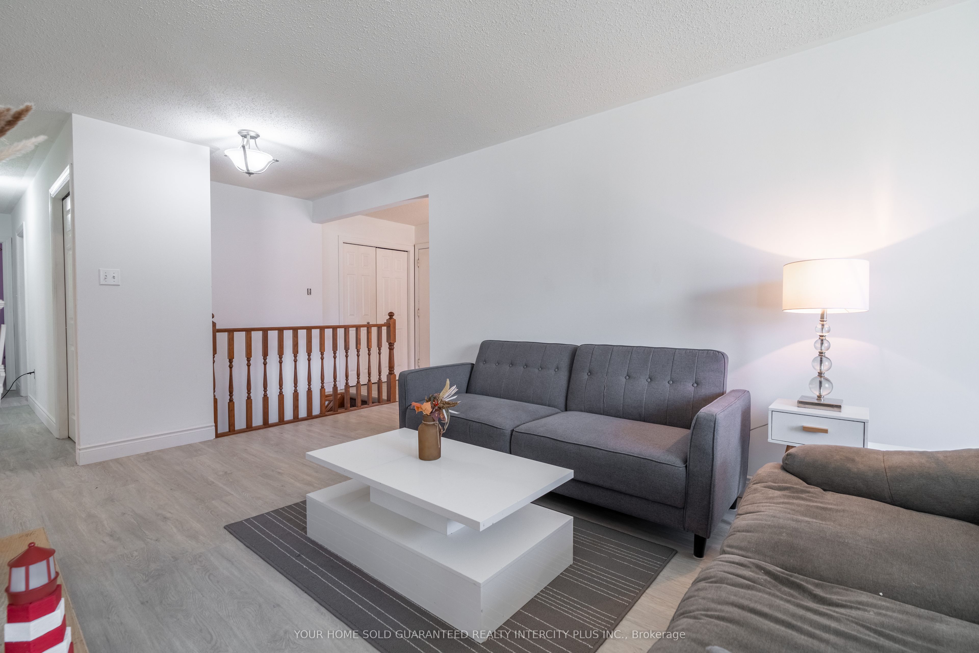19 Windsor Drive Property Photo 4