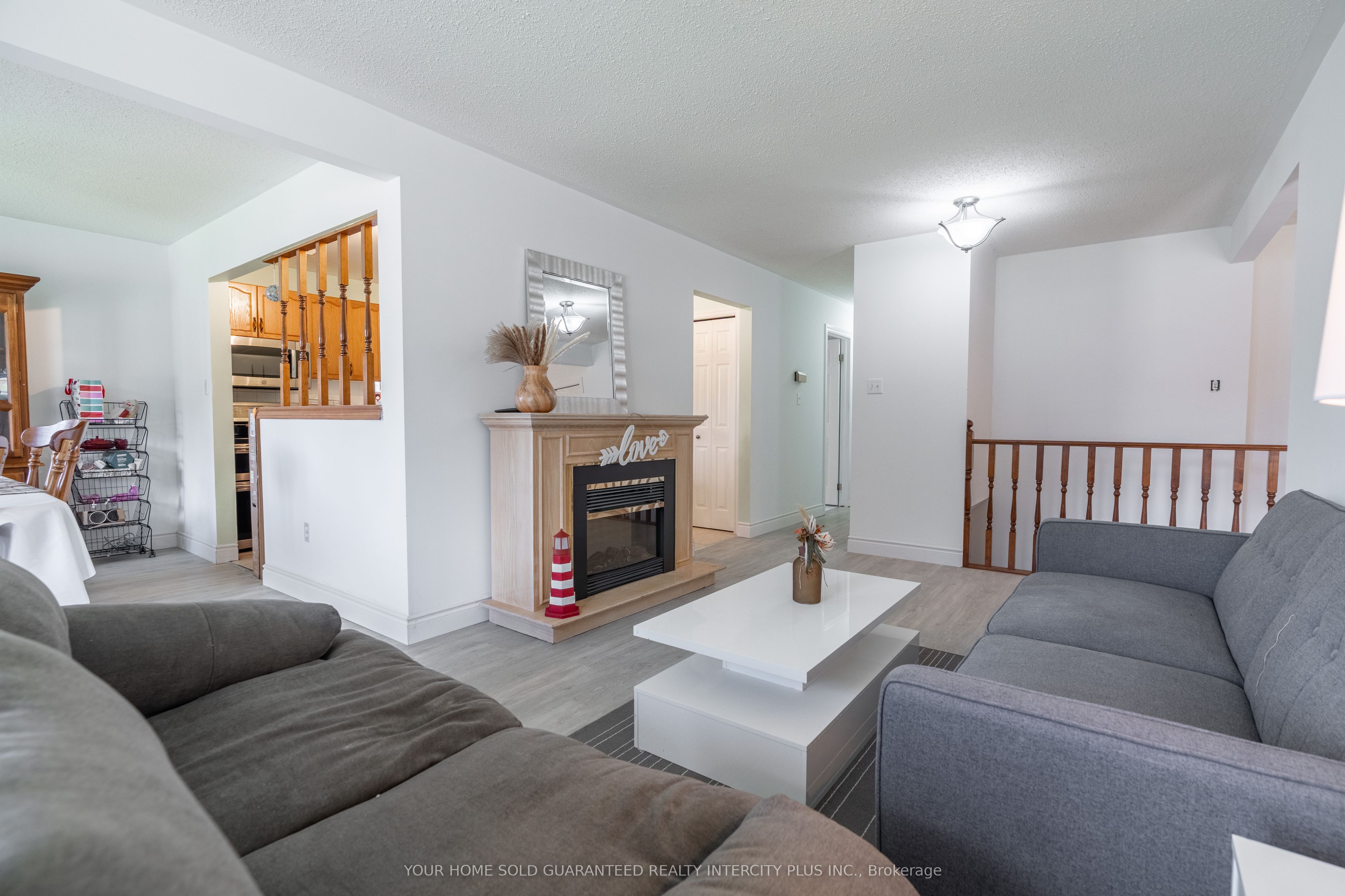 19 Windsor Drive Property Photo 5