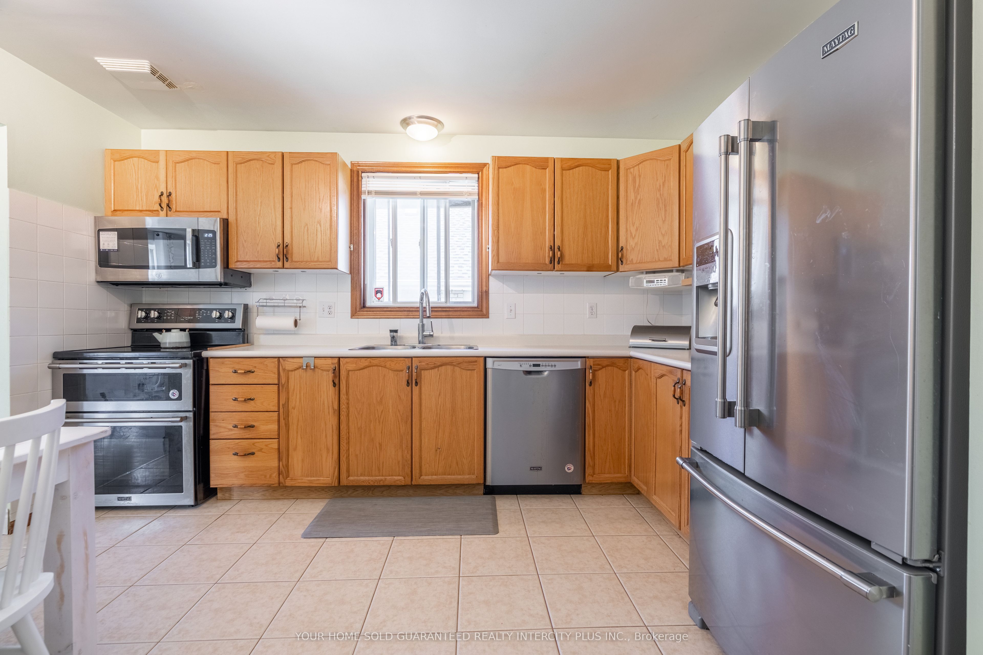 19 Windsor Drive Property Photo 7