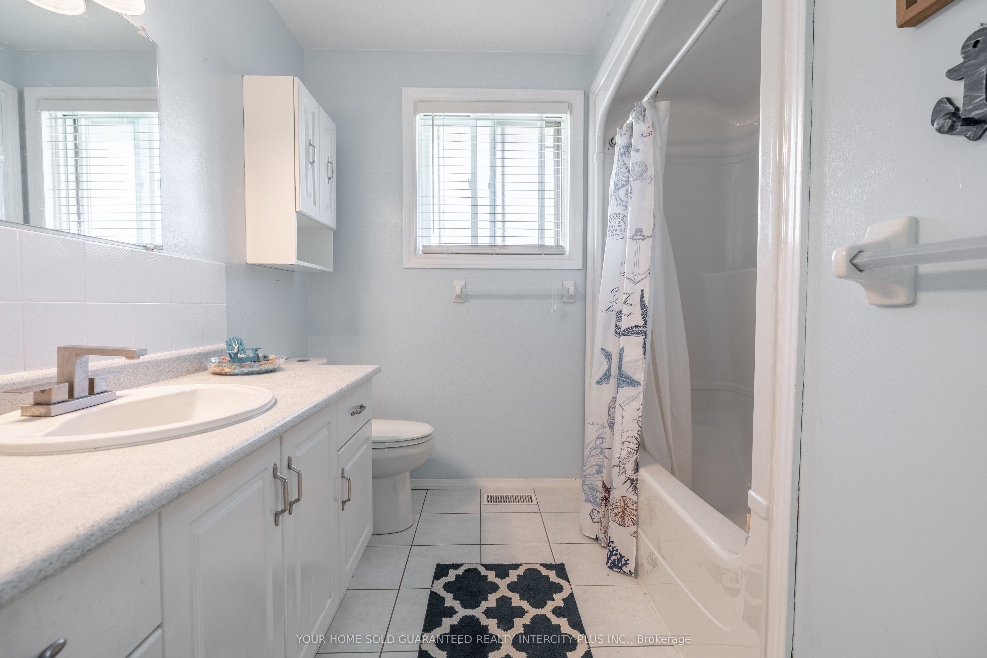 19 Windsor Drive Property Photo 11