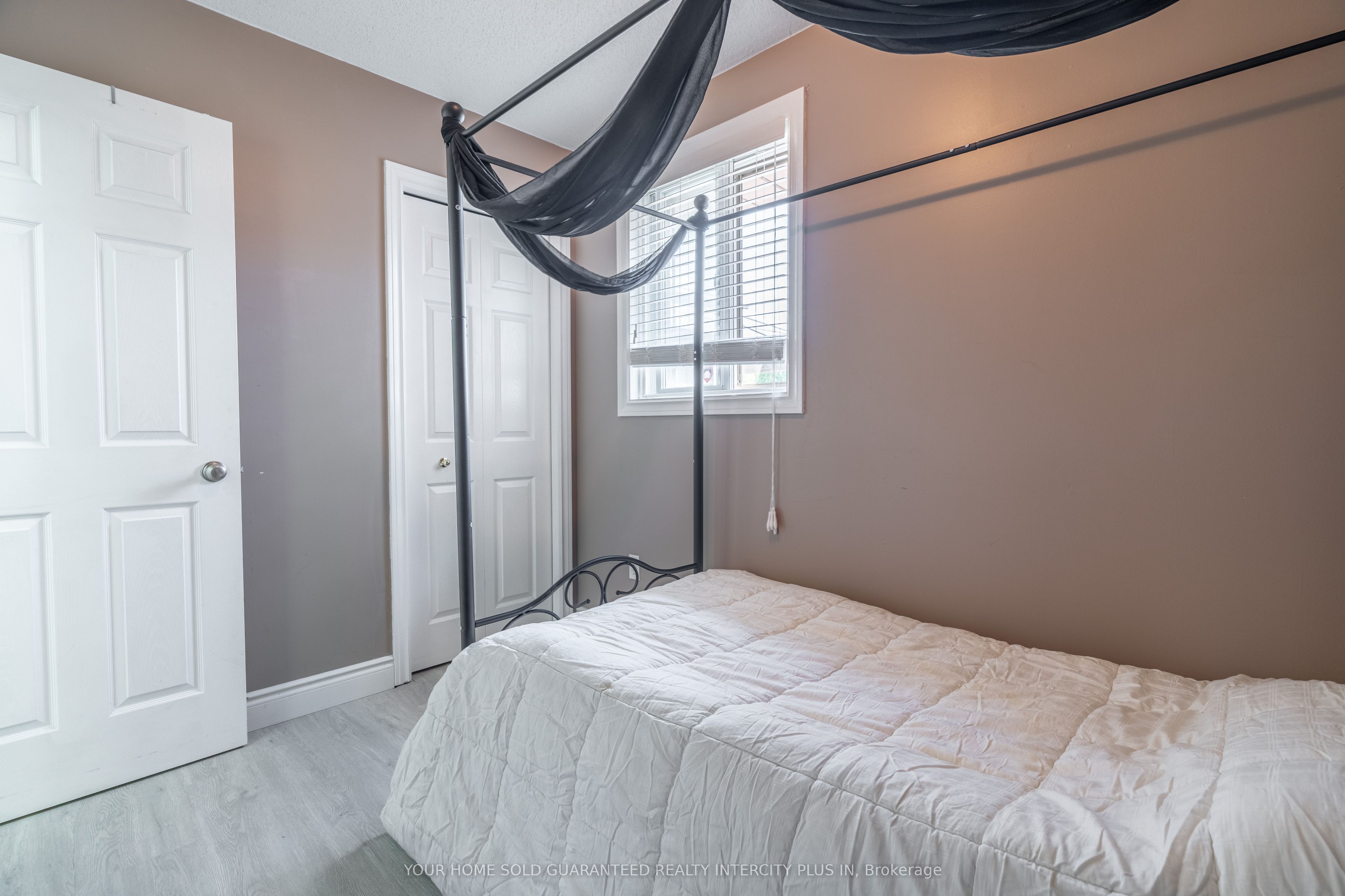 19 Windsor Drive Property Photo 14