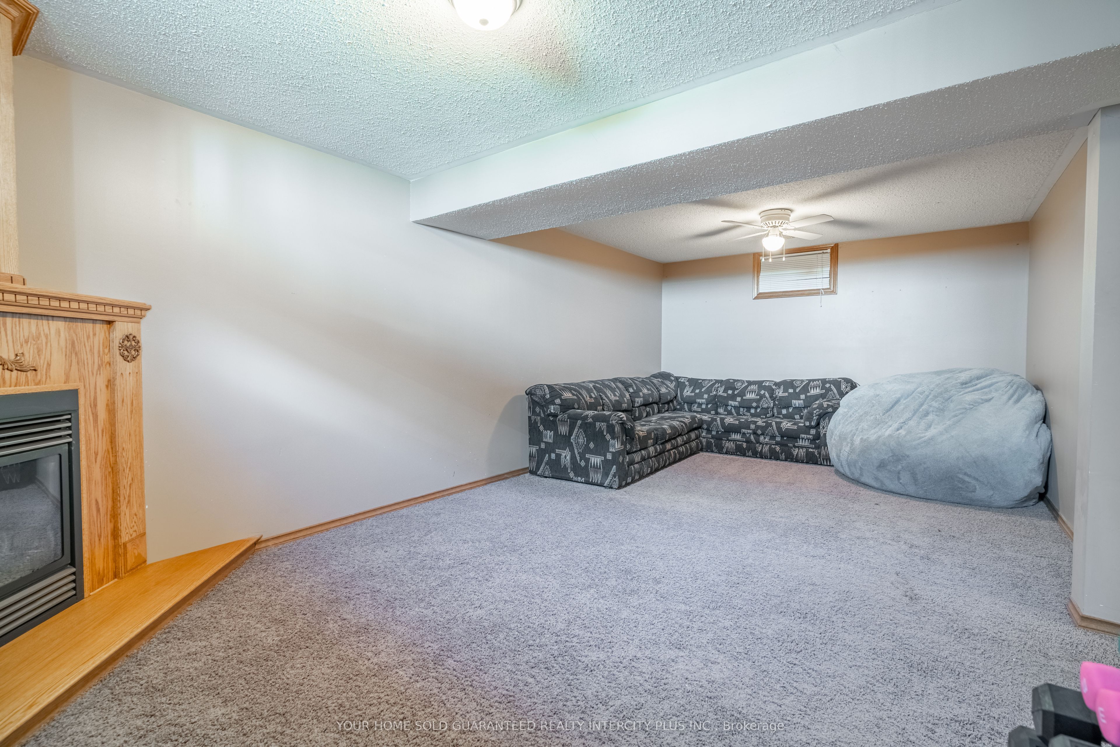 19 Windsor Drive Property Photo 17
