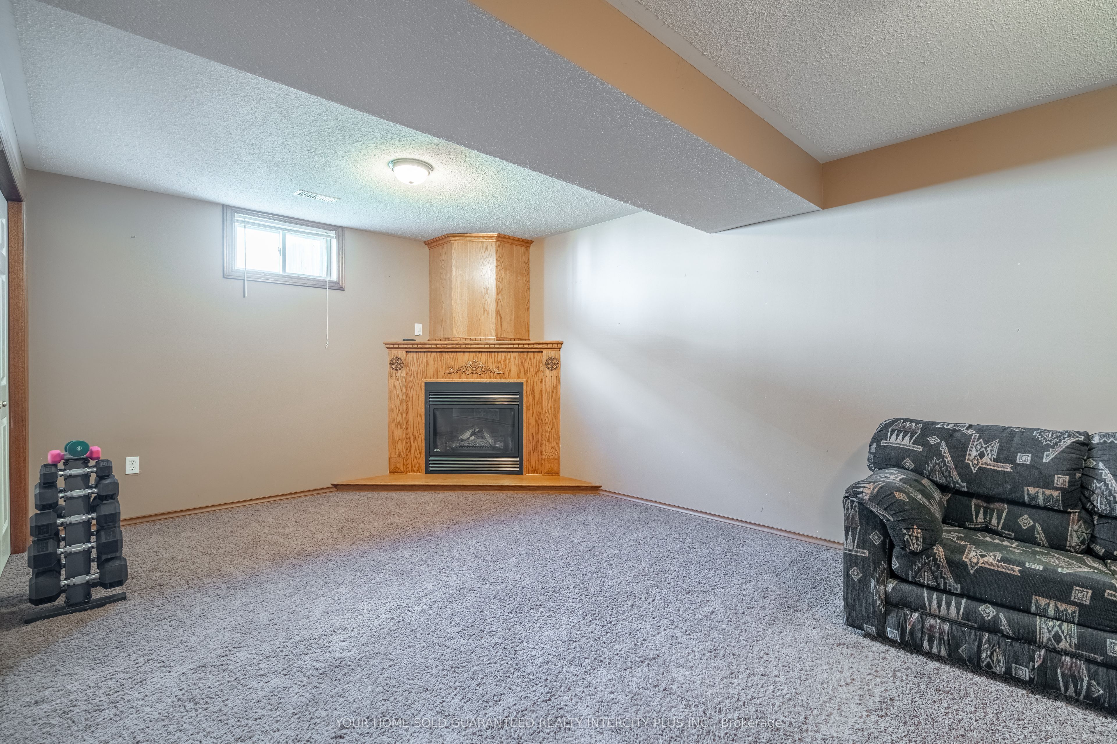 19 Windsor Drive Property Photo 18