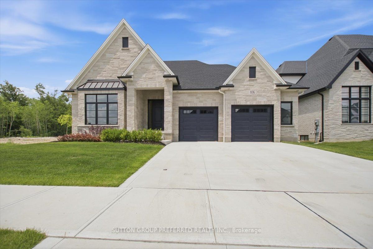 876 Eagletrace Drive Property Photo 1