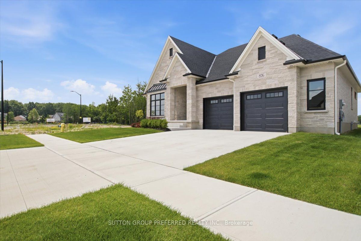 876 Eagletrace Drive Property Photo 3