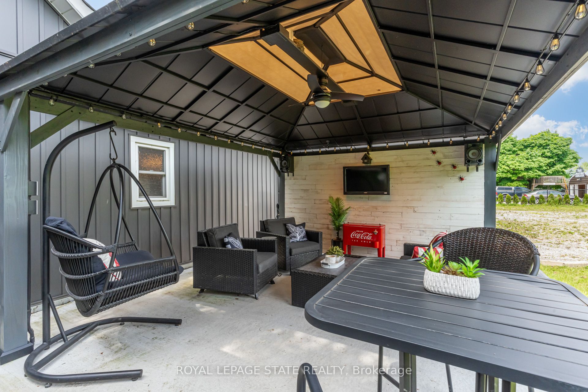 9056 Airport Road Property Photo 39