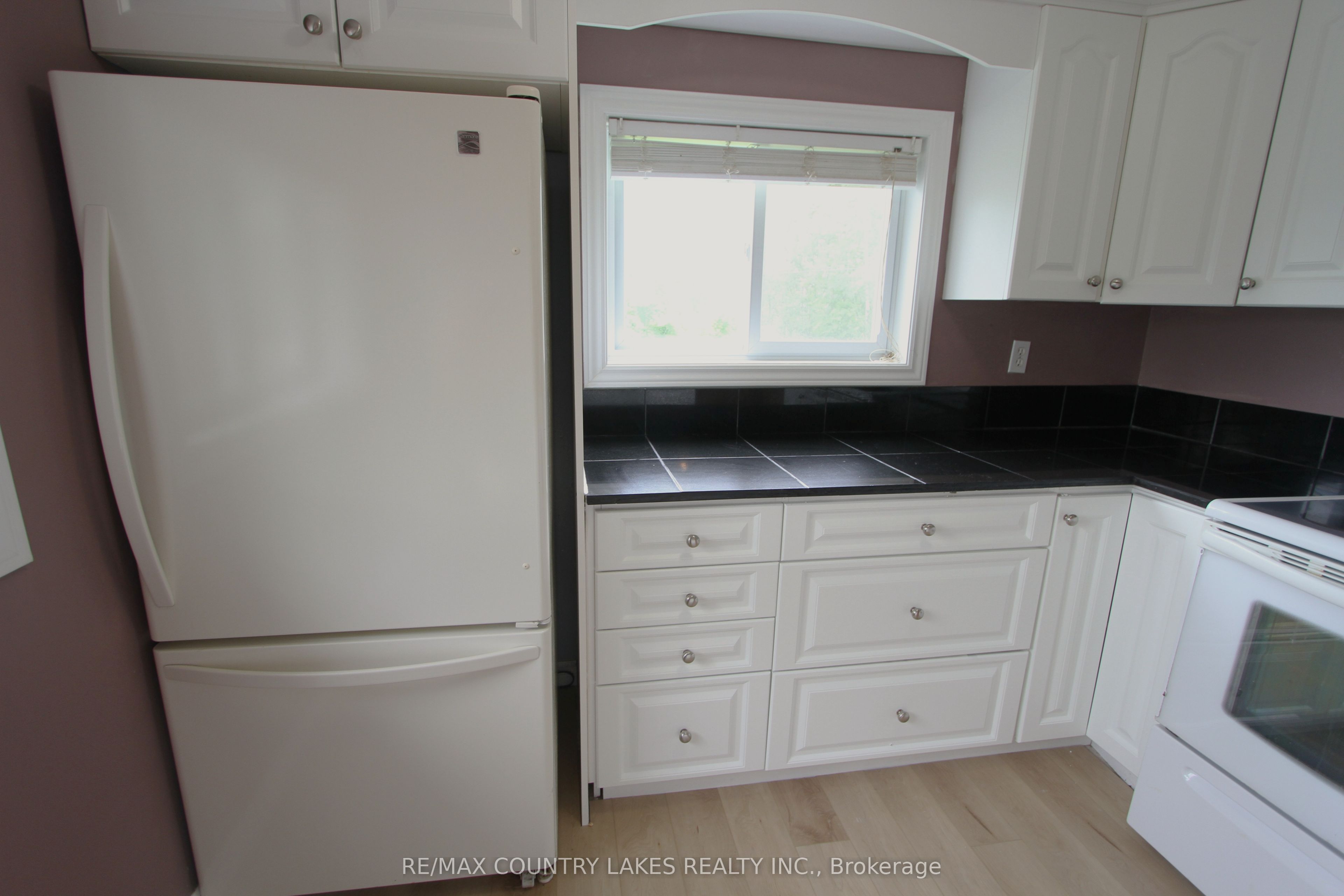 16 Hummingbird Lane Property Photo 7
