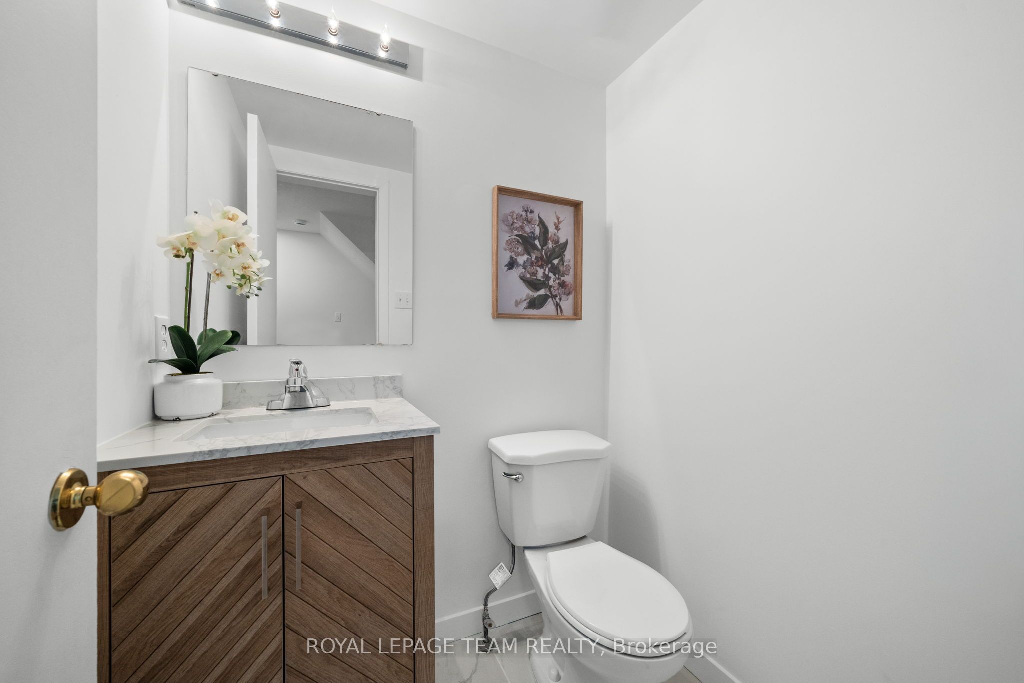 5744 Andrasi Crescent B Property Photo 13