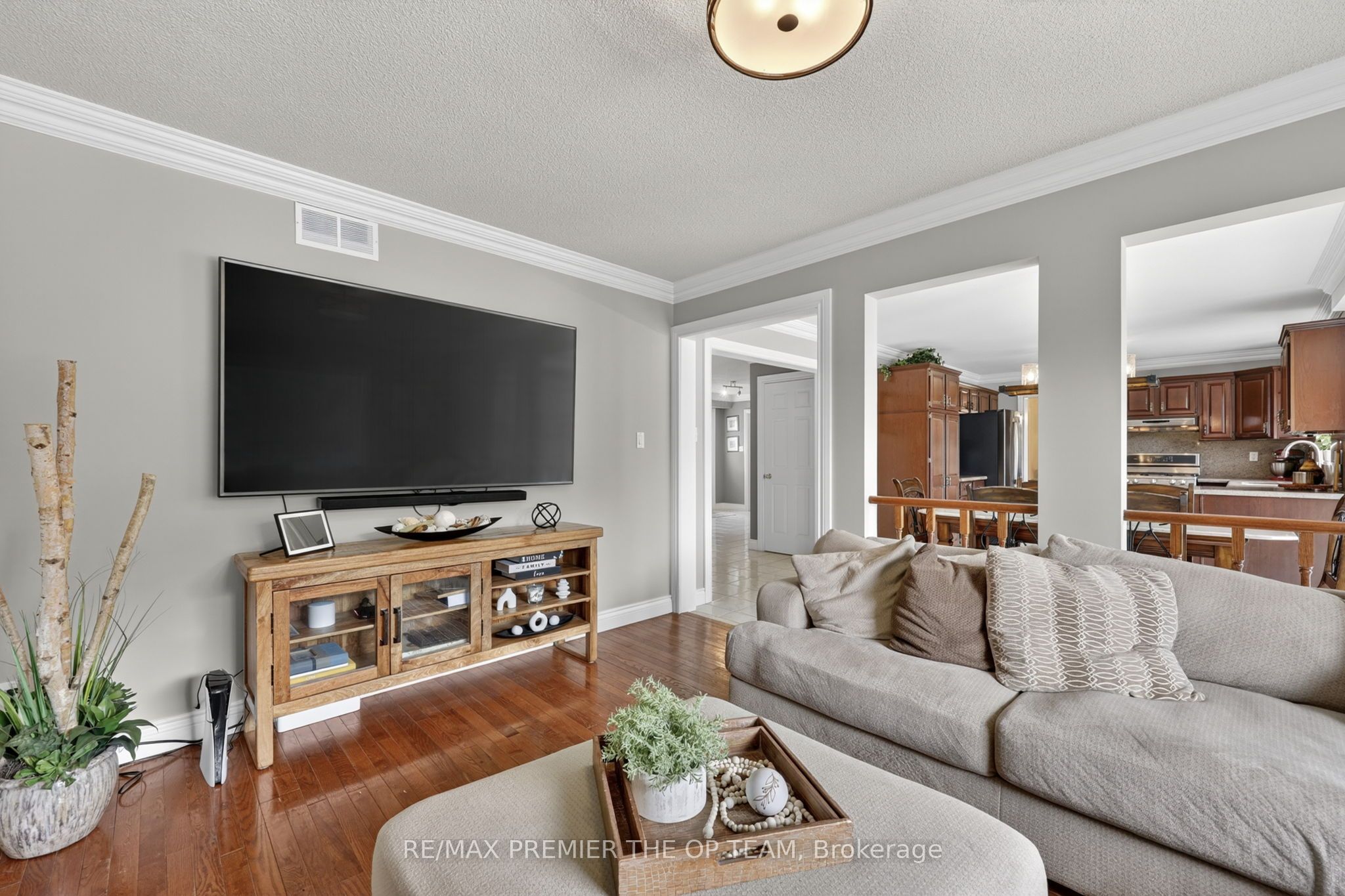 344207 15th Side Road Property Photo 24